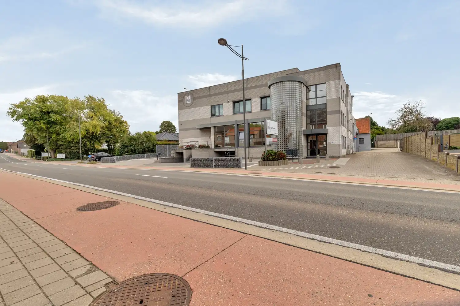 Unieke vastgoedopportuniteit! Ruim bedrijfscomplex met 2 appartementen en exclusief penthouse op 46a 55ca! foto 5