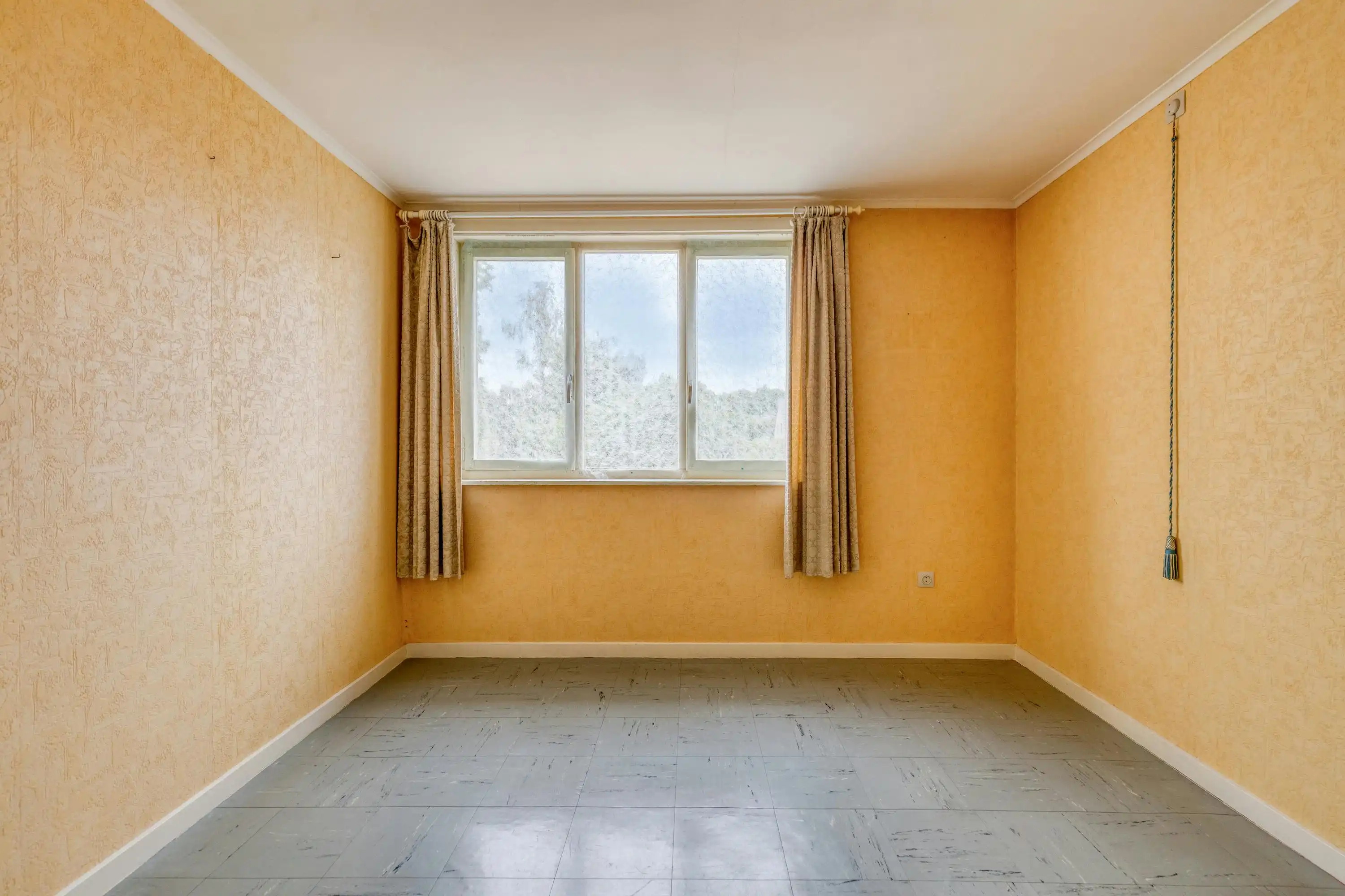 Ruime gezinswoning met zonnige tuin te koop in Roeselare foto 12