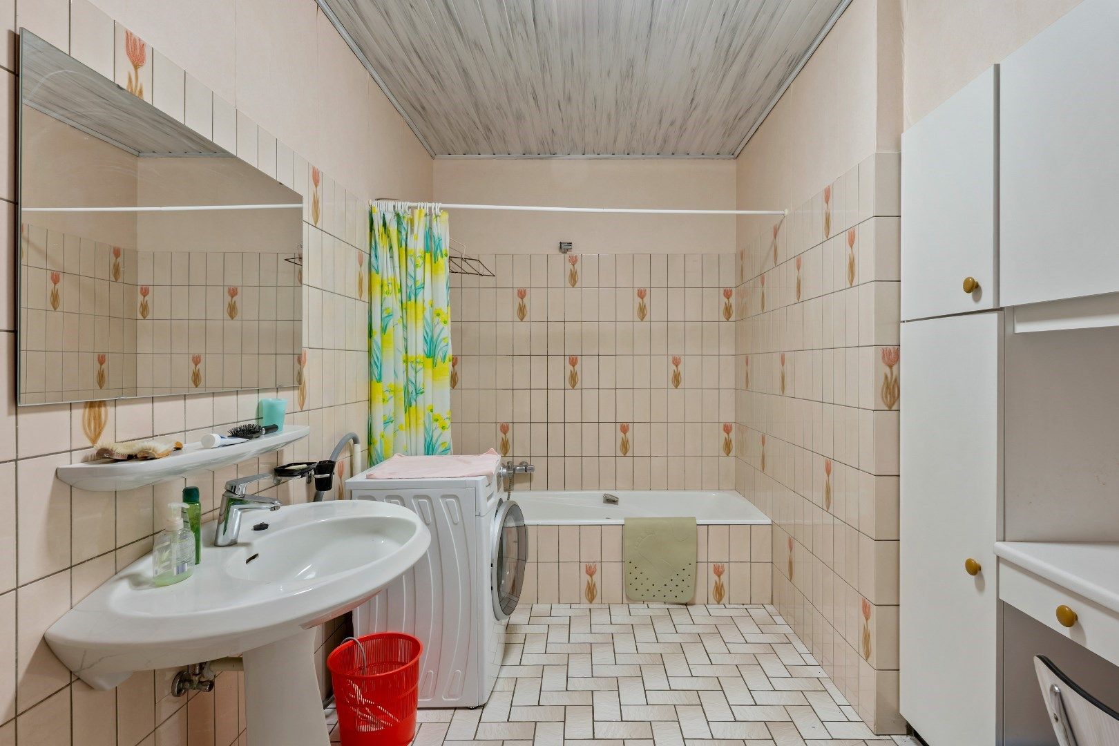 Woning met tuin, garage en 3 slaapkamers met 1715m² oppervlakte foto 14