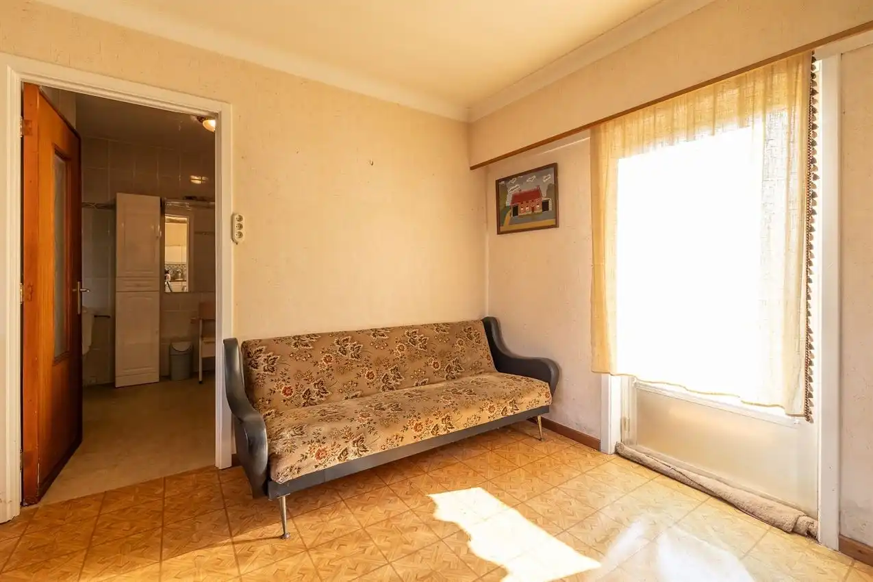 Te renoveren woning met ruimte, rust en potentieel foto 32