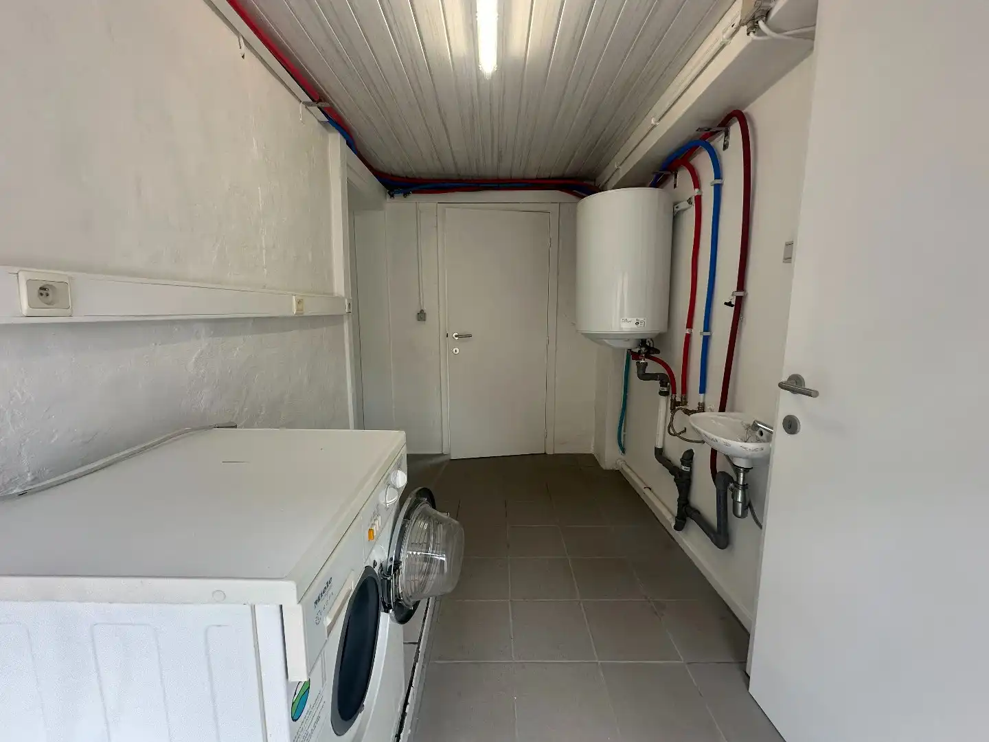 Gezellige gerenoveerde woning met 3 slpk, carport en tuintje, rustige ligging te Torhout foto 10