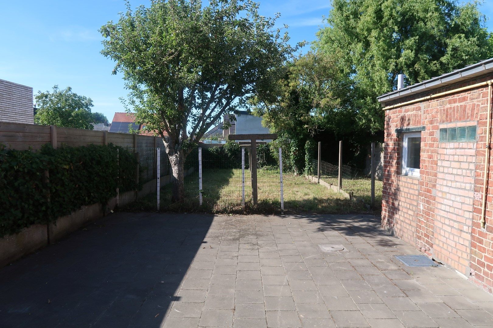 Half-open op te frissen woning met 3 slaapkamers te Gistel foto 5