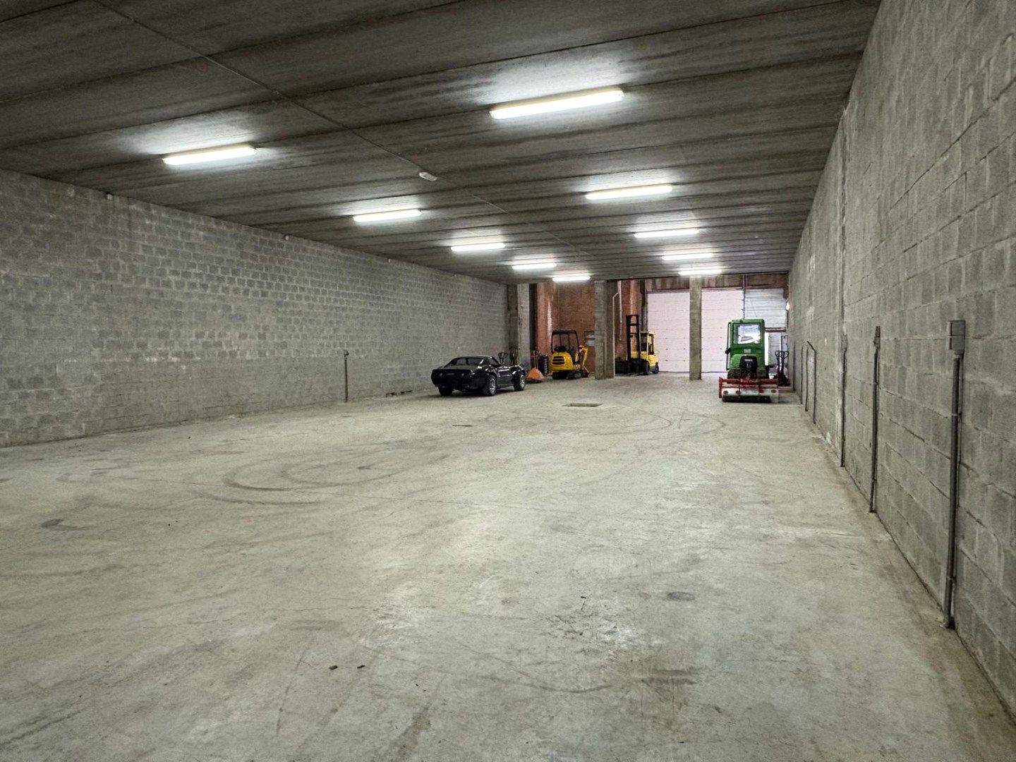 Bedrijfshal / opslagloods van +- 430m² gelegen in het Verlipark !  foto 5