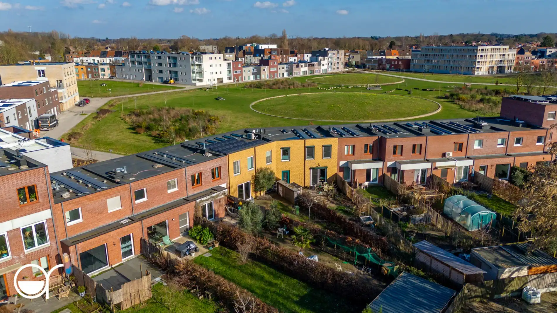 Woning met 3 - 4 slaapkamers met zonnige tuin foto 3