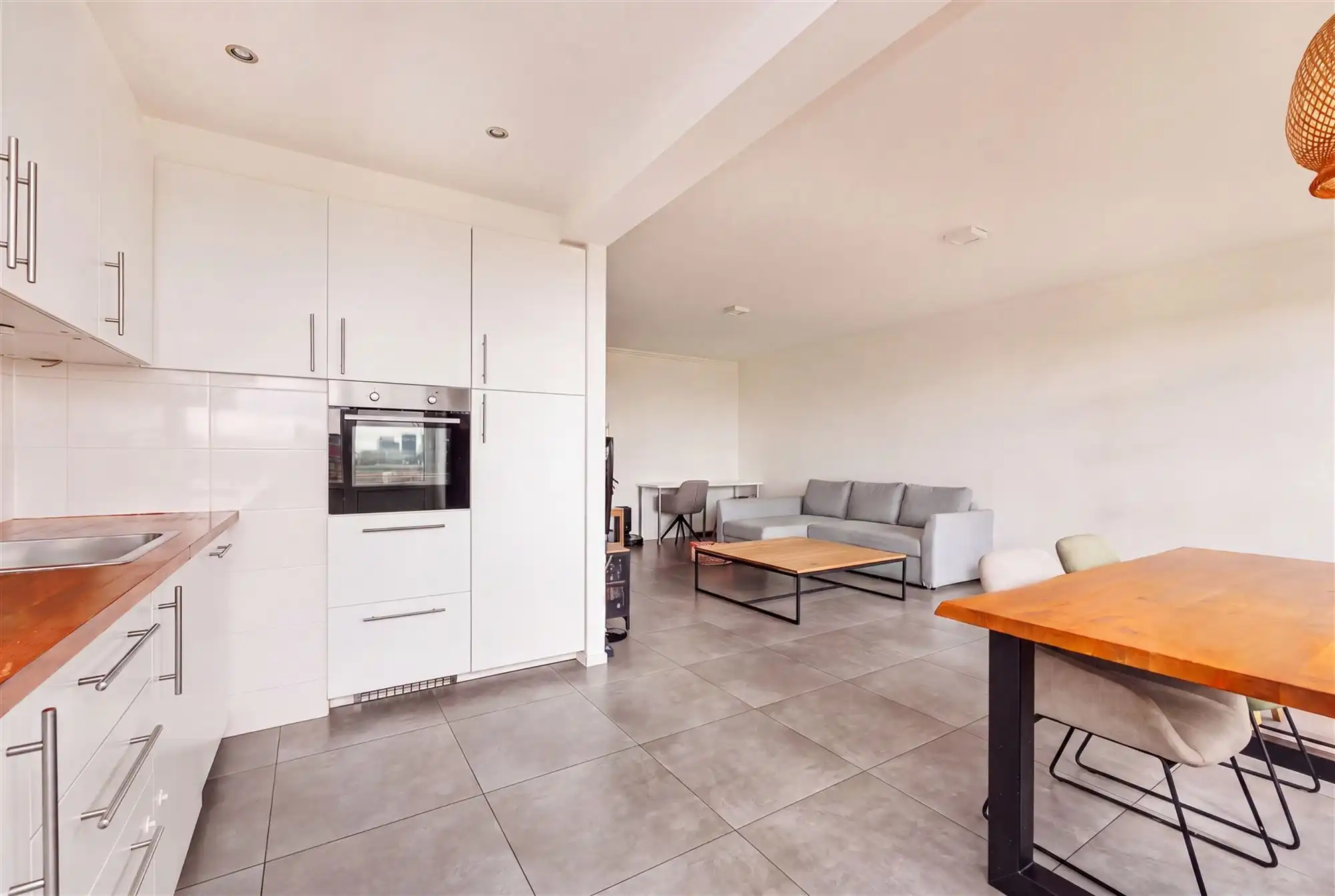 Instapklaar appartement met 2 terrassen en 2 slaapkamers foto 8