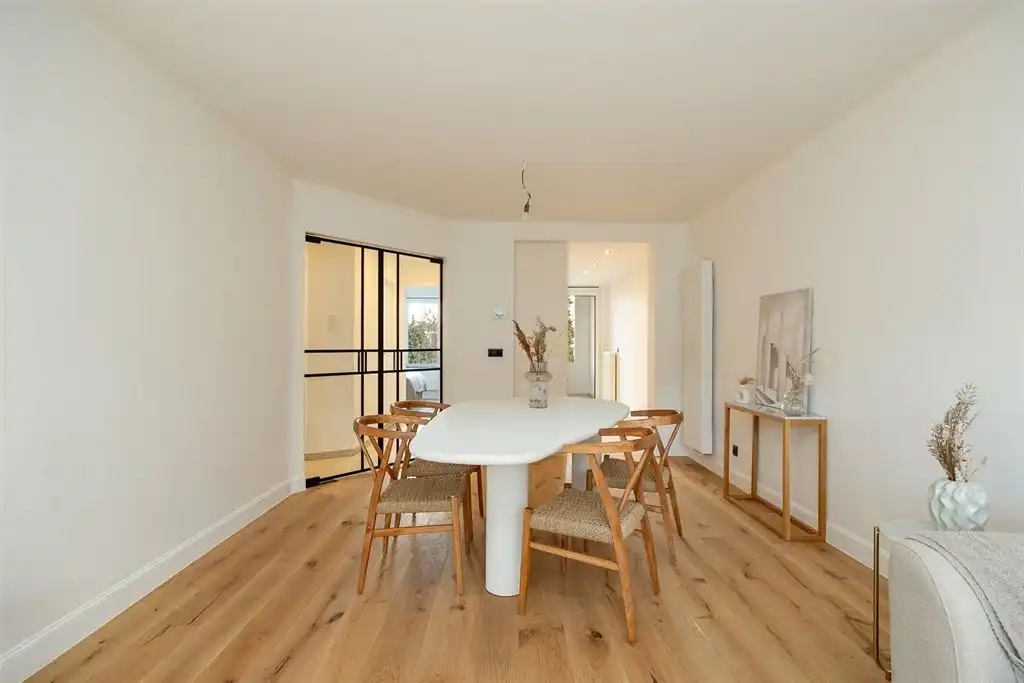 Volledig gerenoveerd appartement met terrasje foto 9