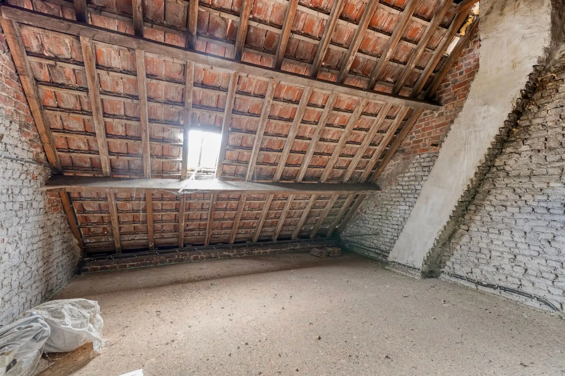 Héél centraal gelegen renovatiepanden (twee). foto 16