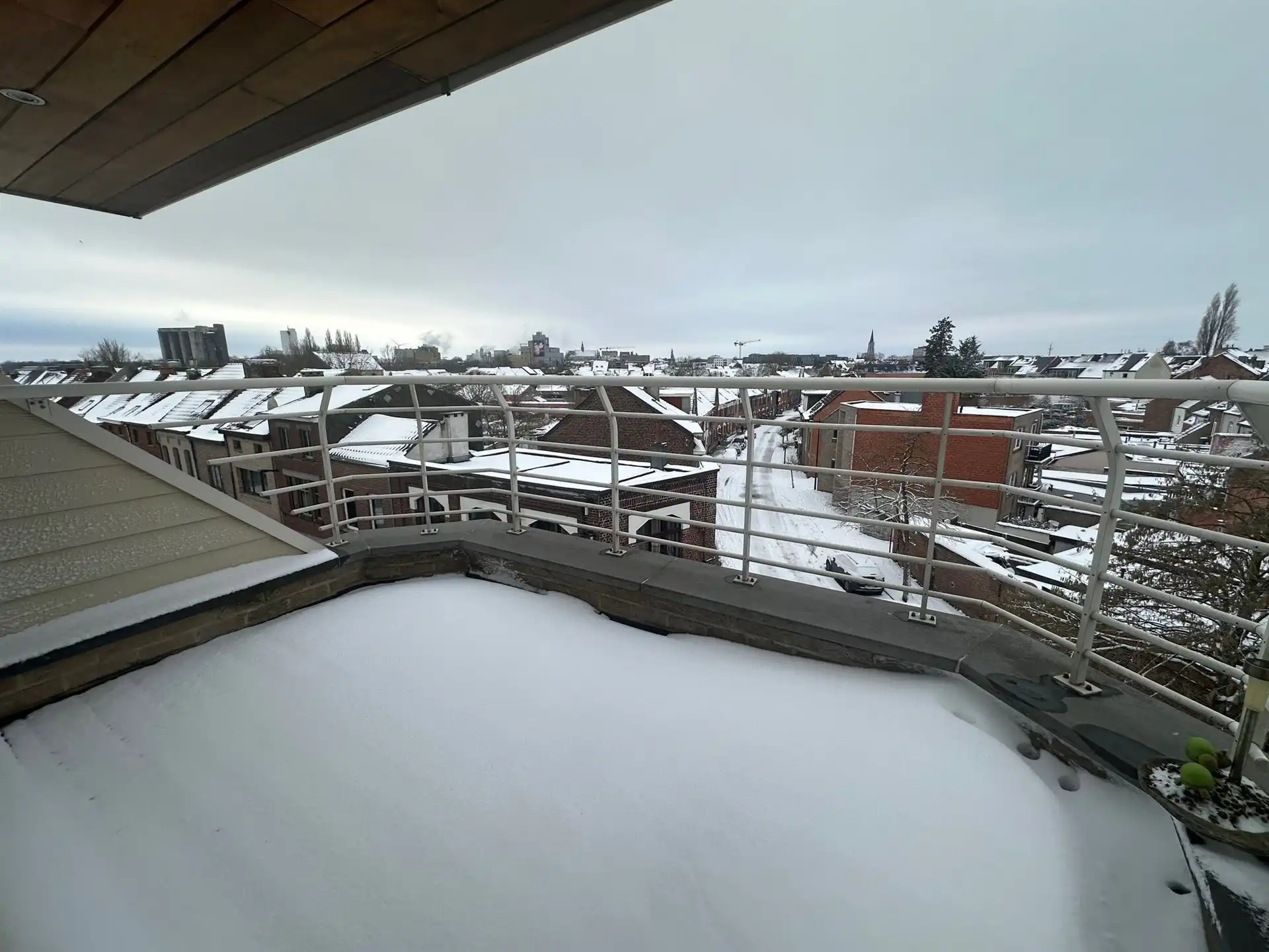 Ruim appartement met 2 slaapkamers nabij het centrum foto 7