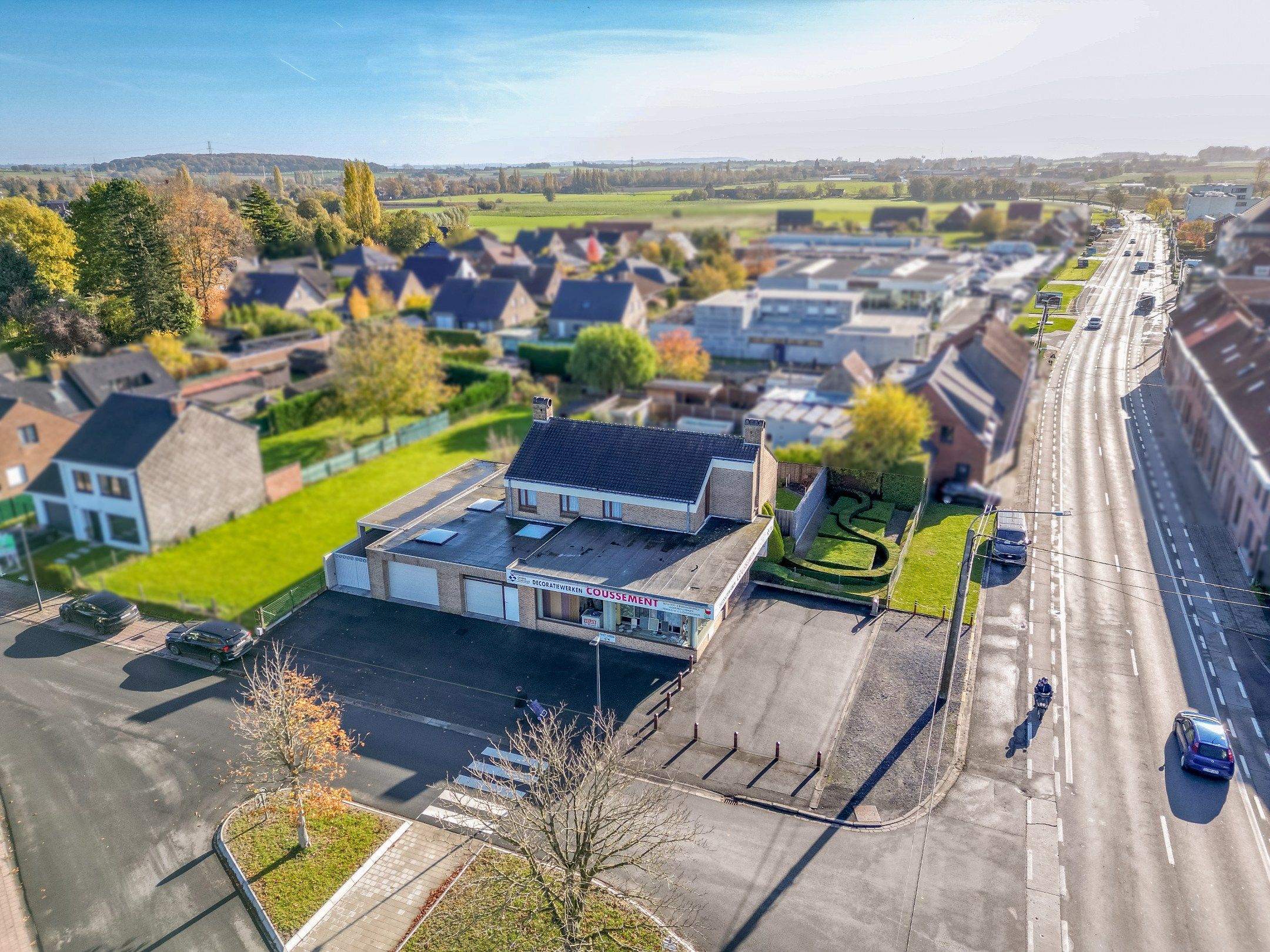 UNIEKE EIGENDOM MET ATELIER OP 960 M² foto {{pictureIndex}}