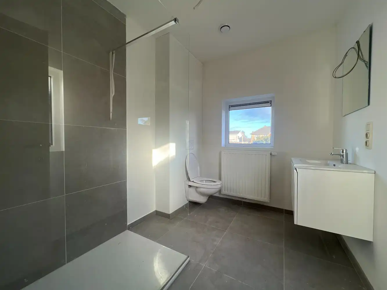 Instapklare, volledig vernieuwde woning met tuin foto 4