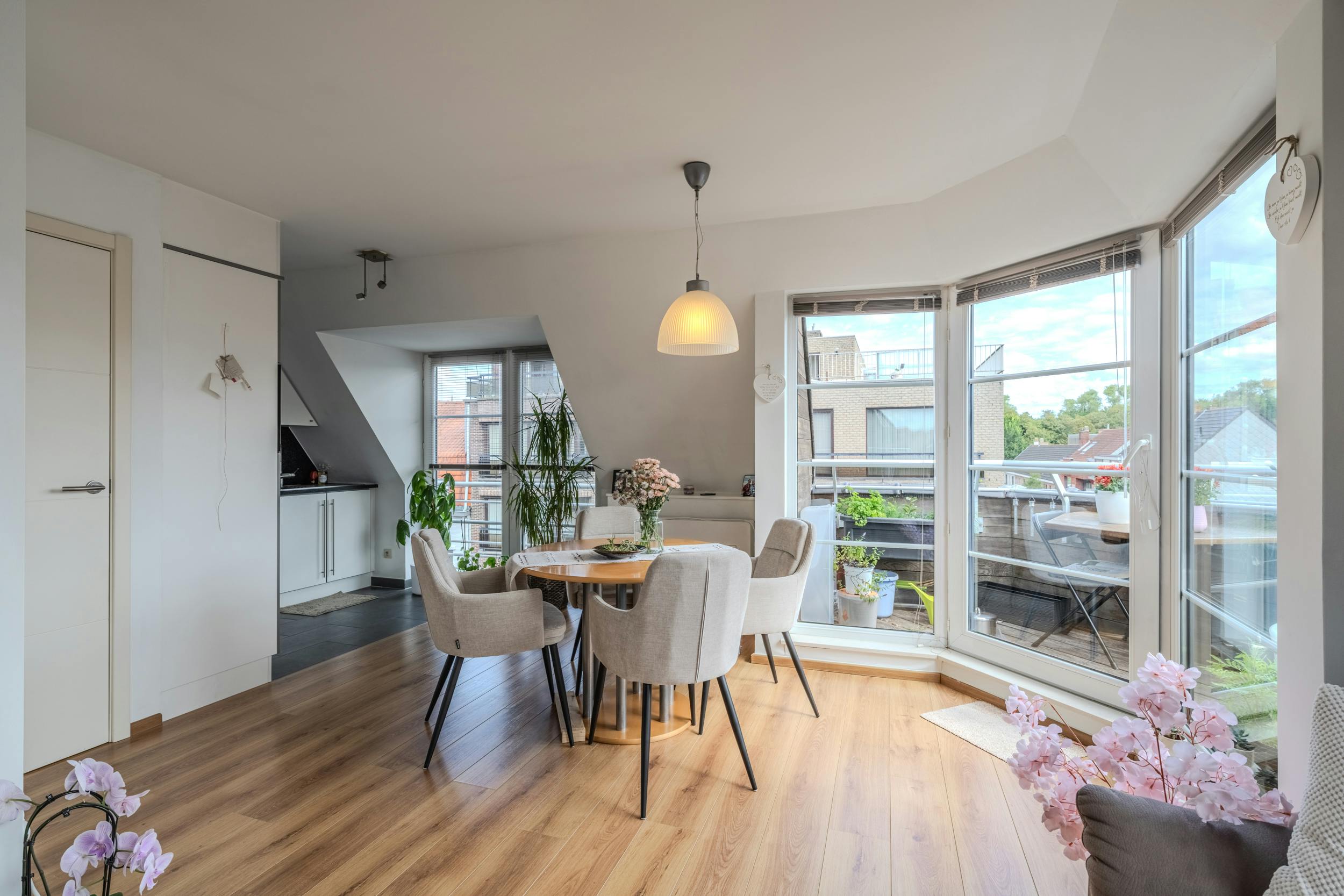 Instapklaar dakappartement met 1 slaapkamer te Oostende foto 5