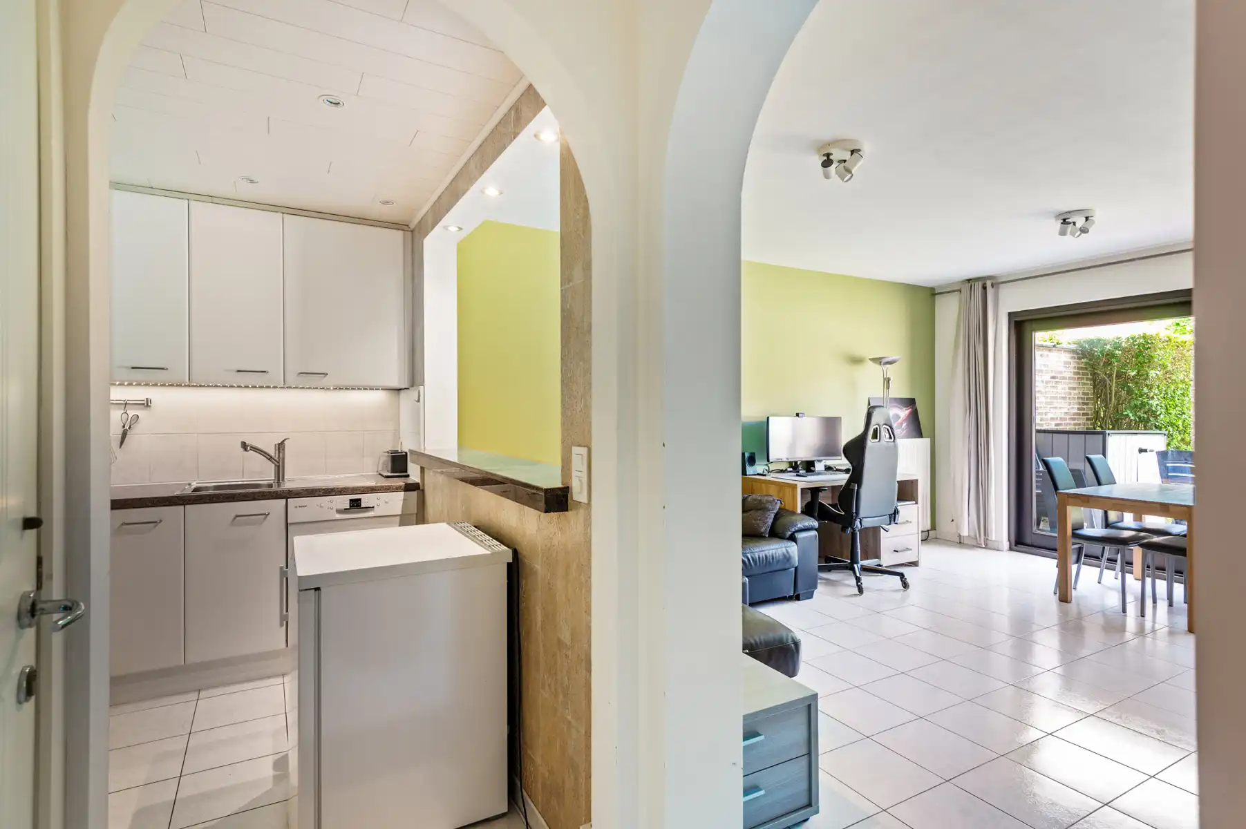 Gelijkvloers appartement met ZW-tuin foto 6