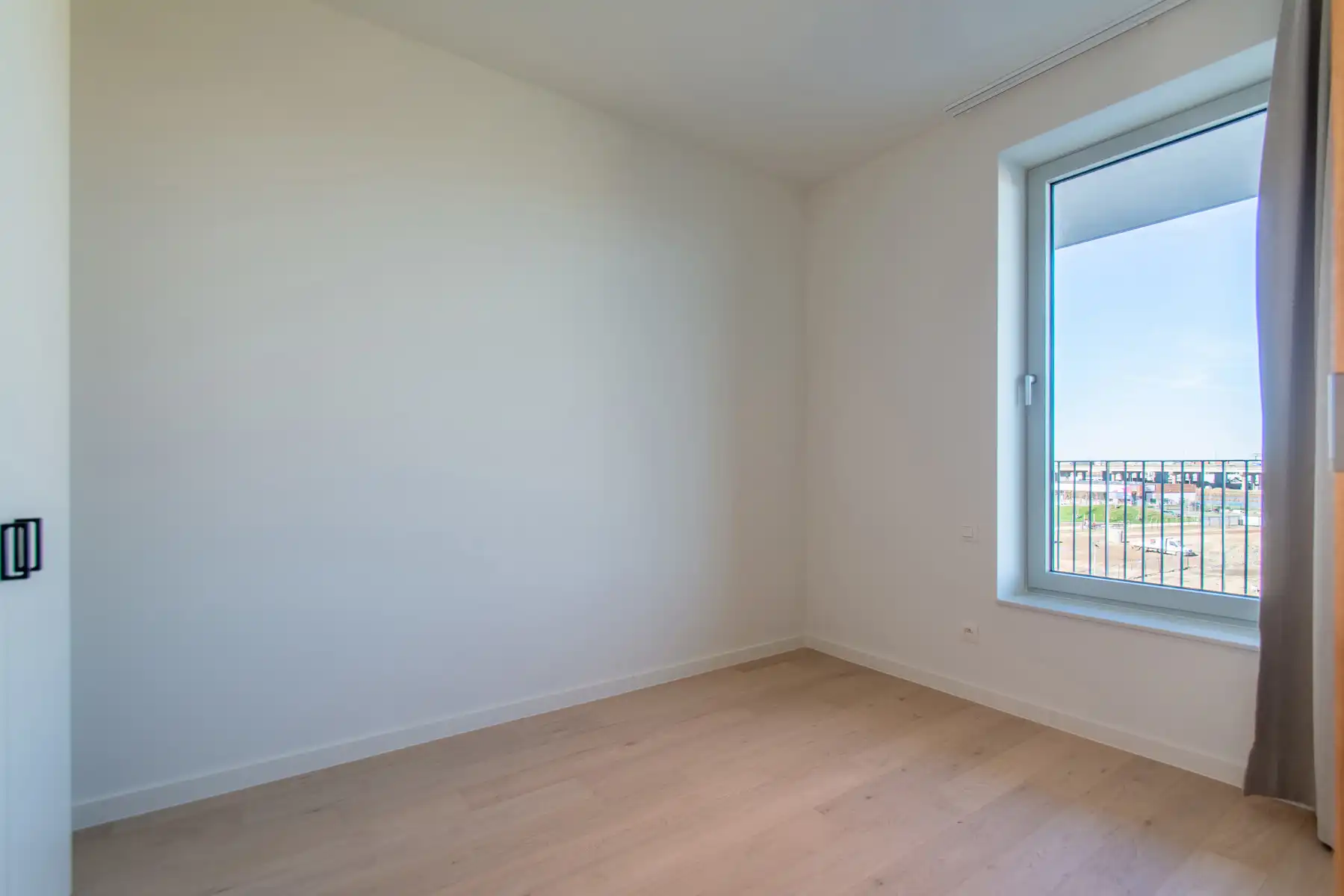 Lichtrijk nieuwbouwappartement met 3 slaapkamers en terras foto 12