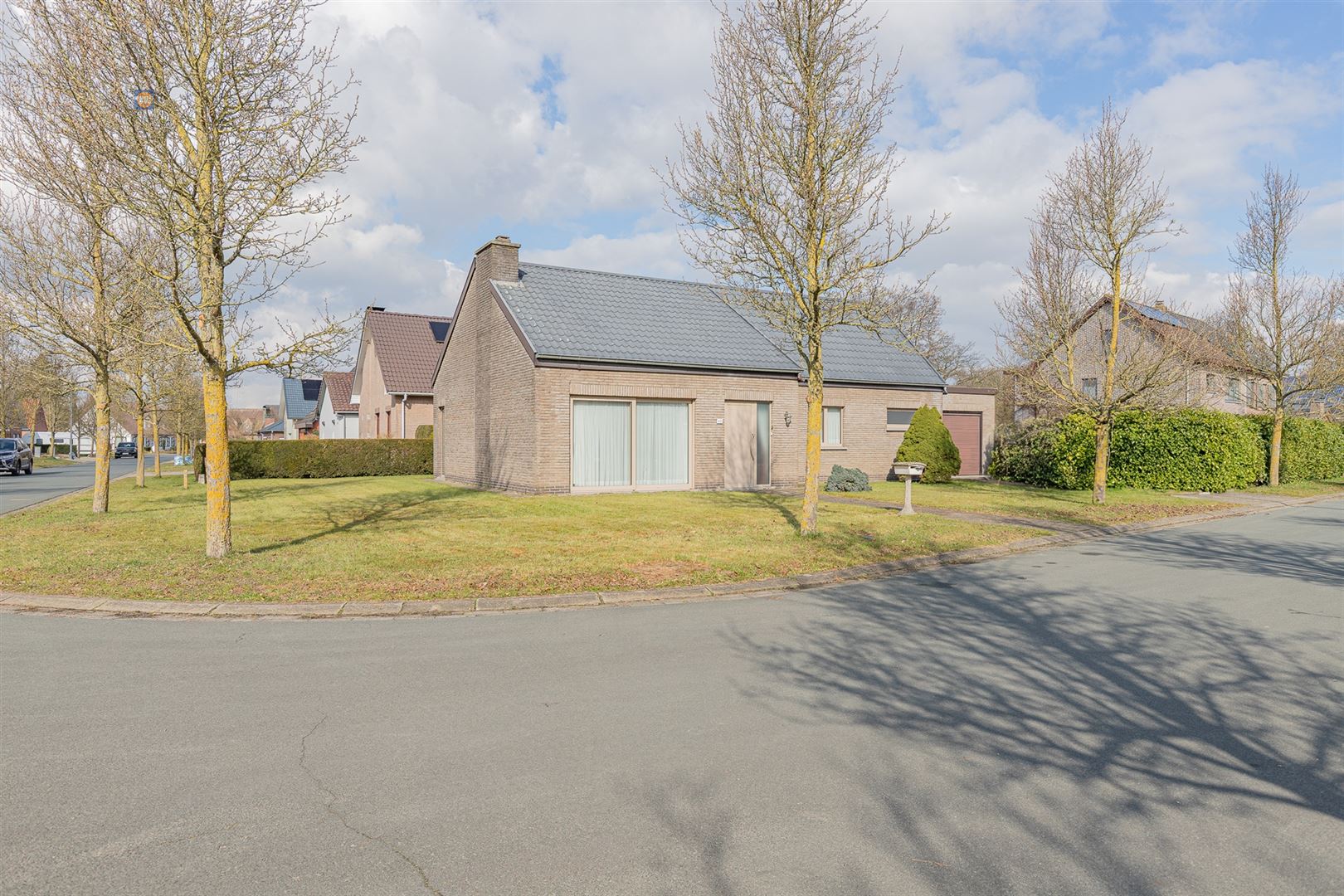 Hoofdfoto van de publicatie: Rustig gelegen bungalow met 3 slpks en tuin!