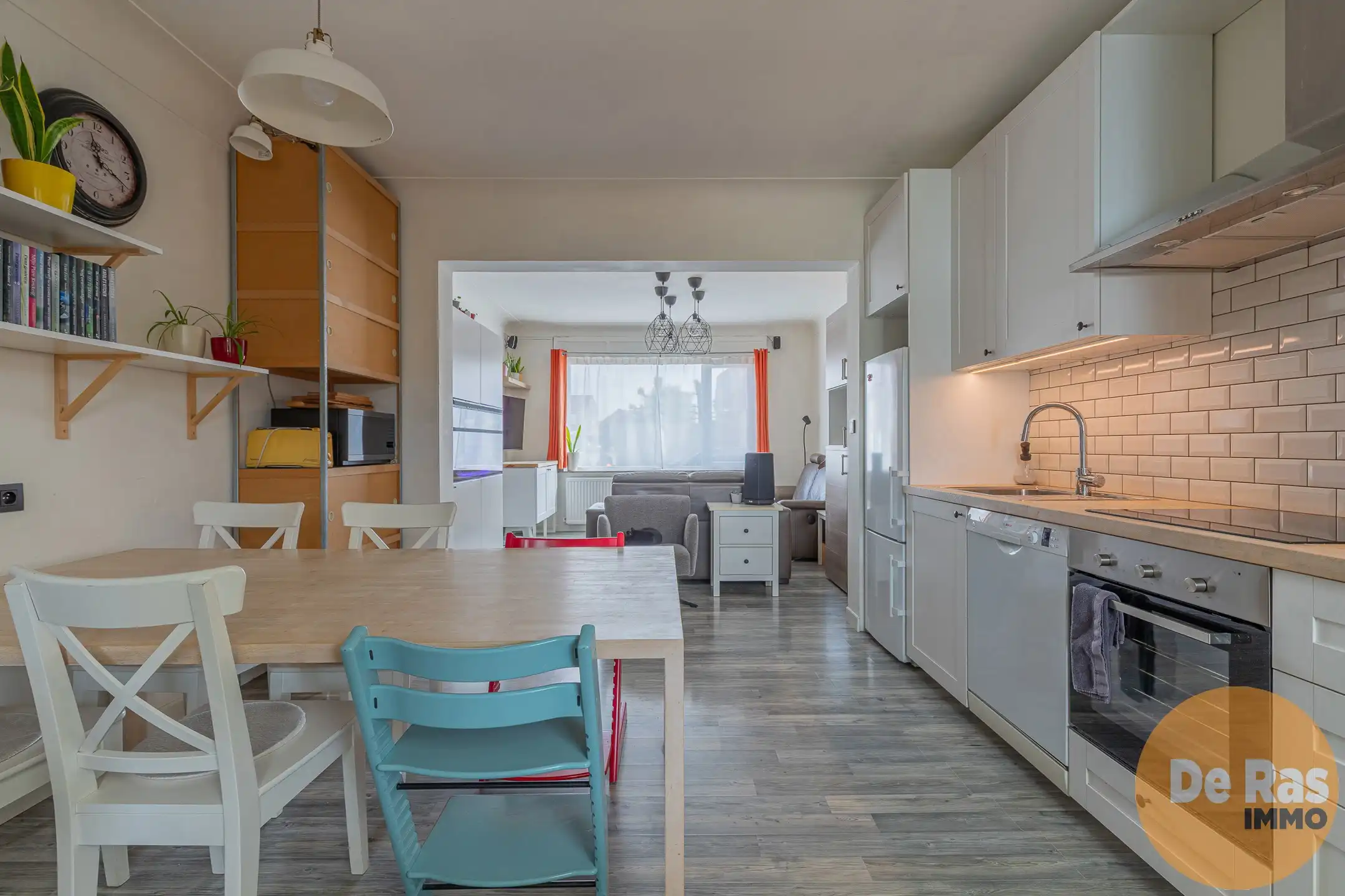 BURST - Ruime gezinswoning met 5 slaapkamers, garage en tuin foto 5