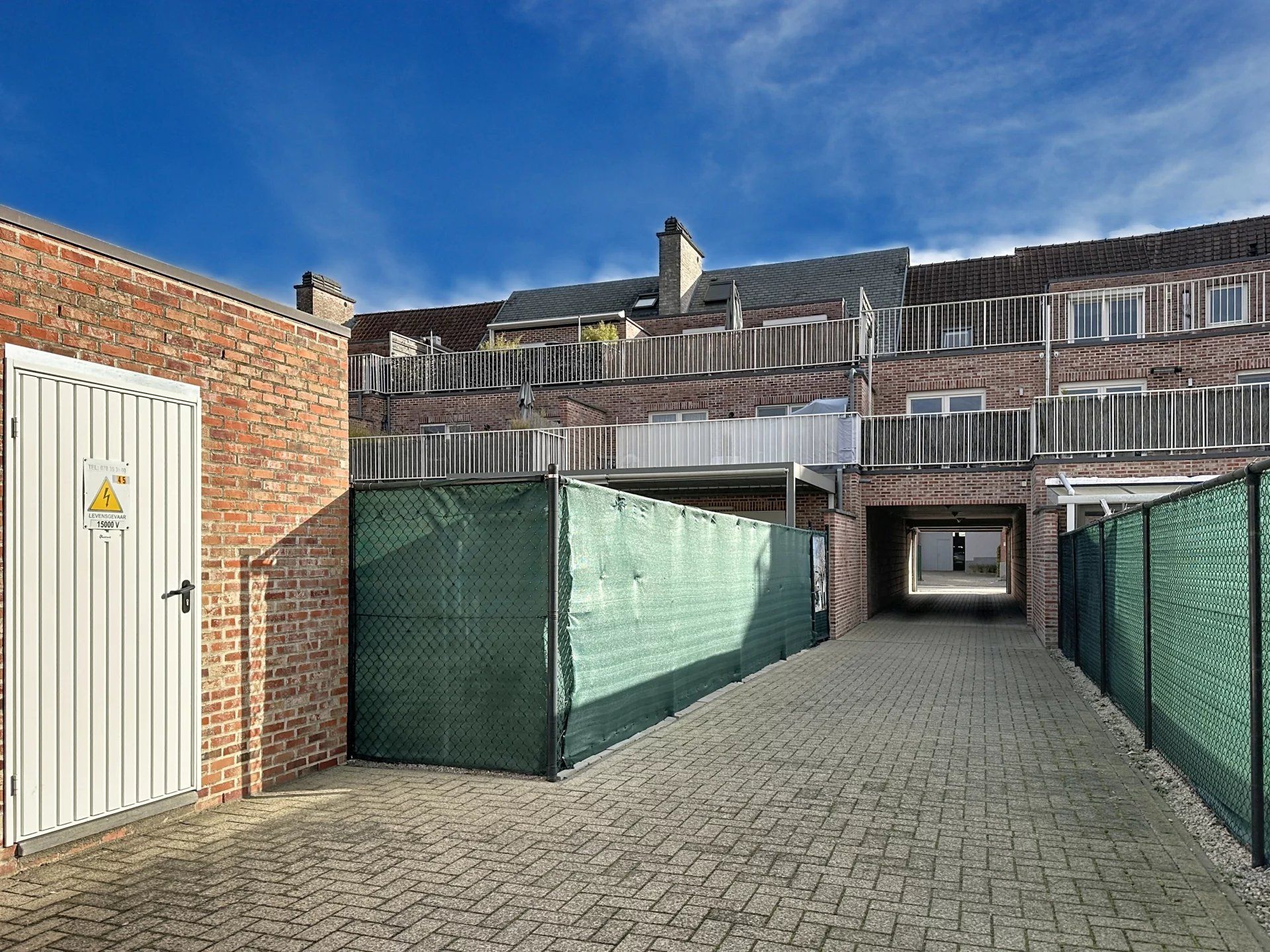 Super gezellig duplex appartement met 1 grote en 1 kleine slaapkamer, groot terras en garage foto 22