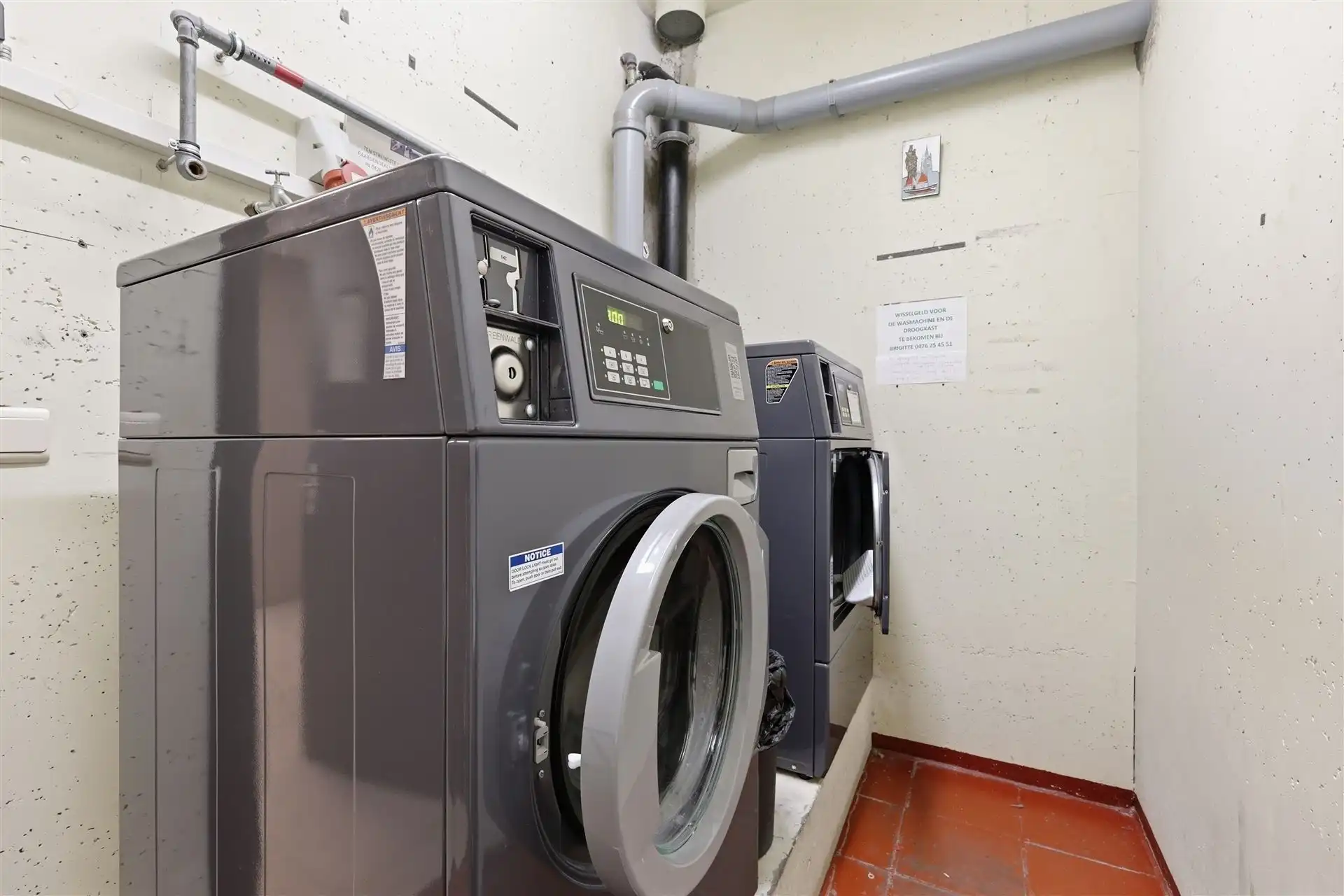 ZONNIG / VLAK AAN ZEEDIJK foto 25