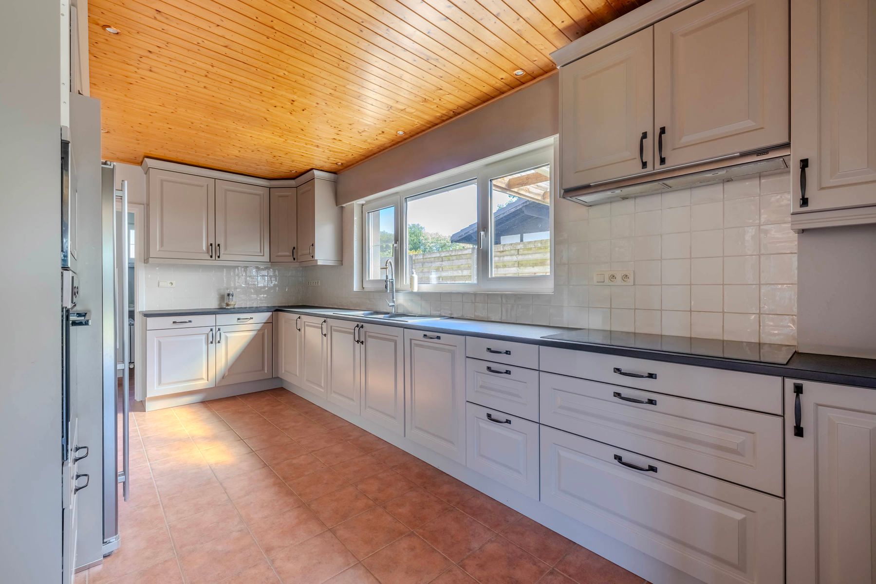 OB met 4 slpk, 2 bdk en mooie tuin I praktijkmogelijkheden foto 11