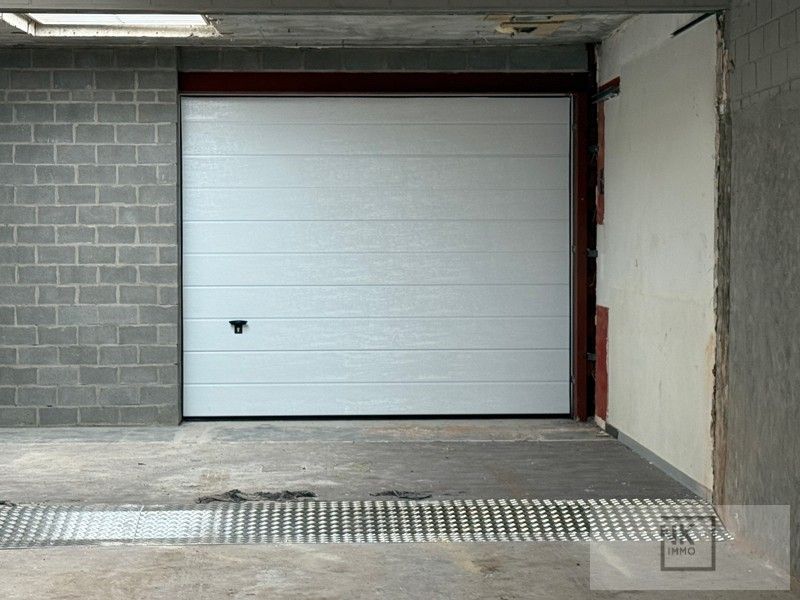 Magazijn te huur met een oppervlakte van 250m² foto {{pictureIndex}}
