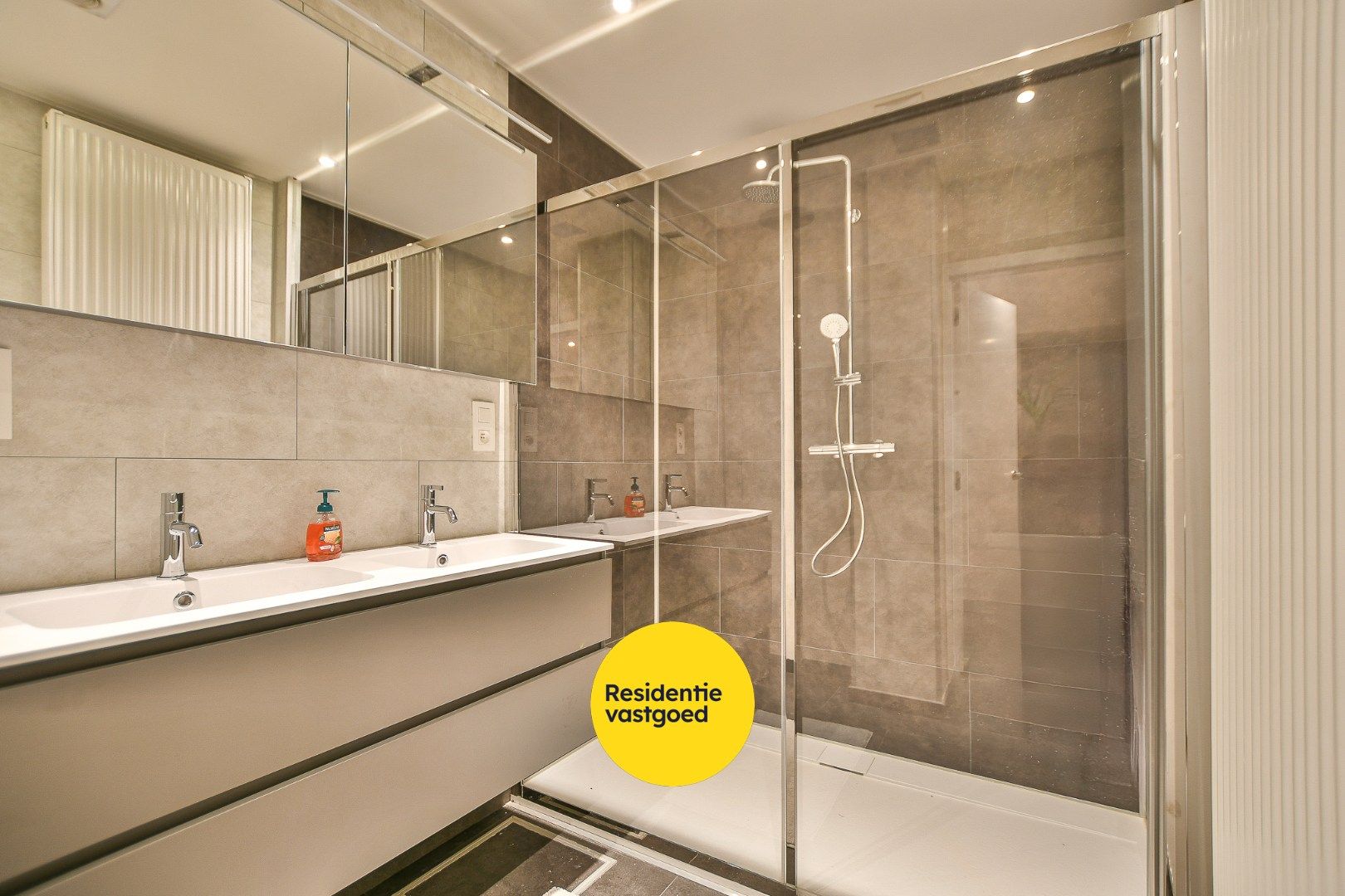 Gerenoveerd appartement met 2 slaapkamers te koop op toplocatie te Blankenberge!  foto 9