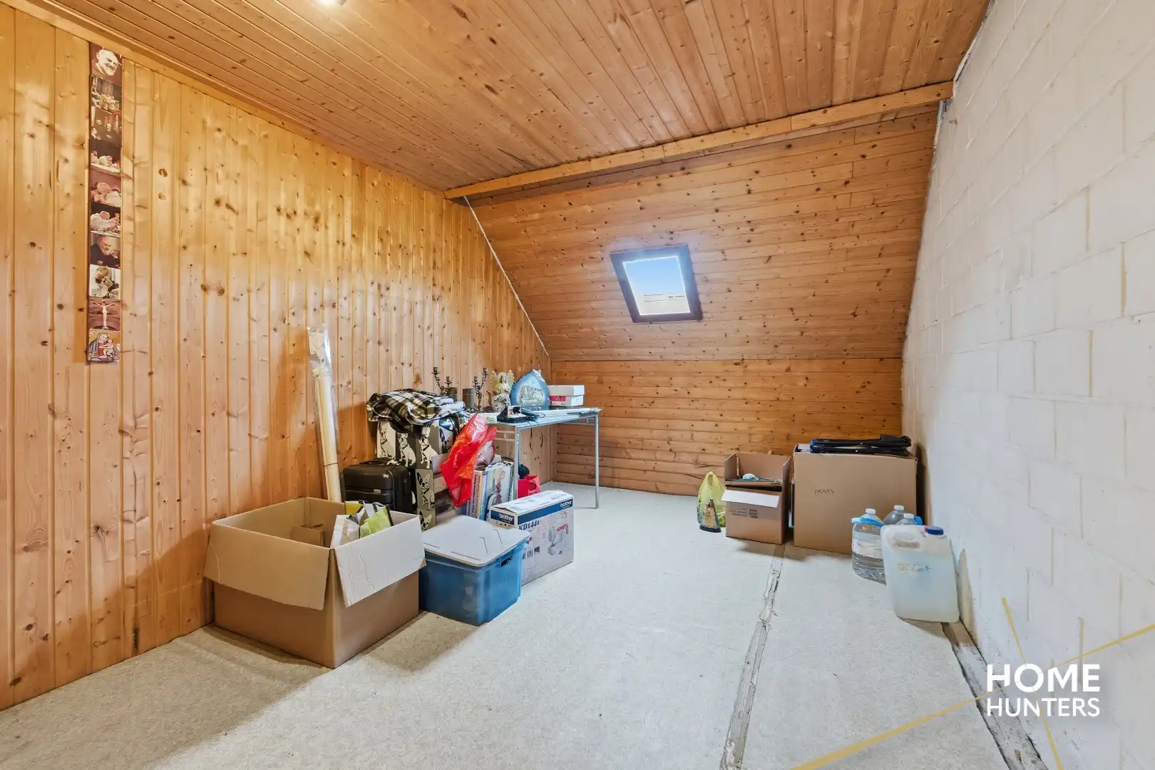 Te renoveren woning met 3 slaapkamers en ruime garage in Vlamertinge foto 13