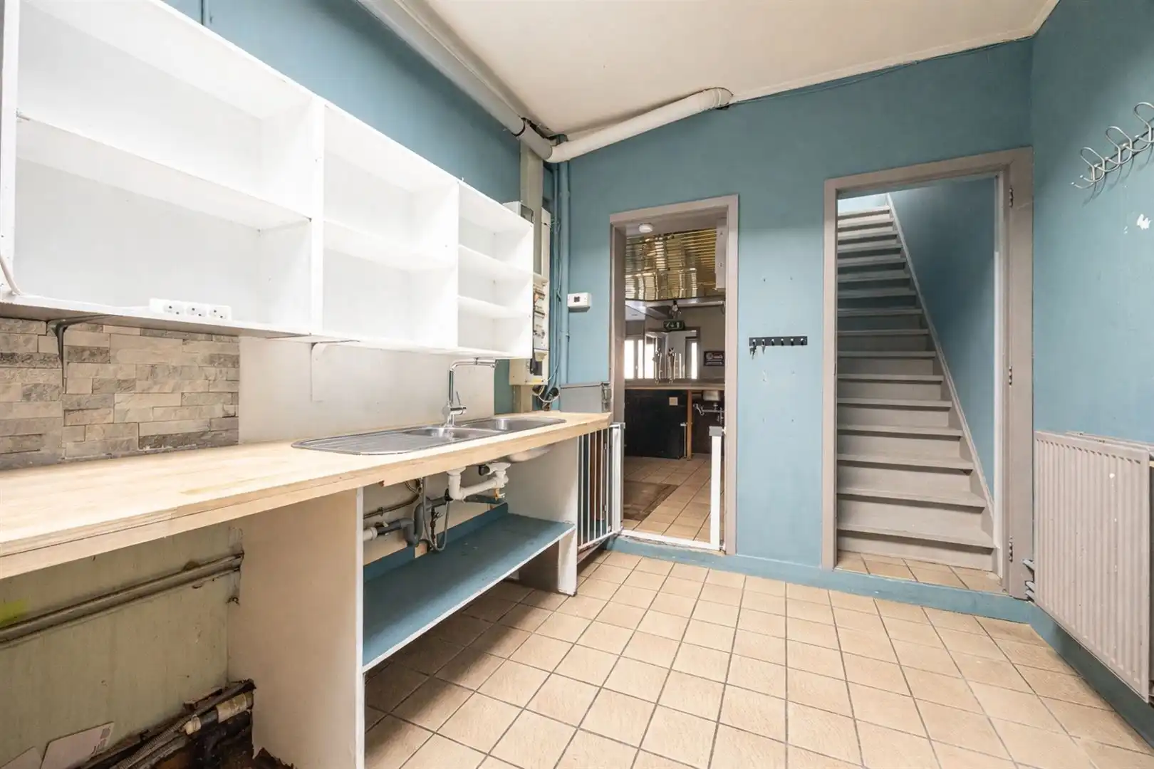 Handelszaak met mogelijkheid tot eengezinswoning foto 6