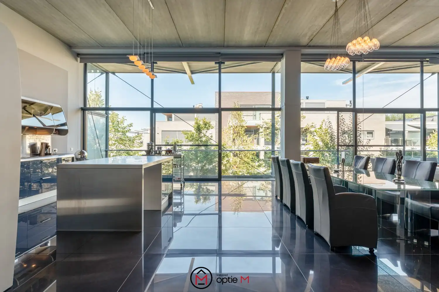 Unieke loft met 2 slaapkamers, terras en parking foto 14