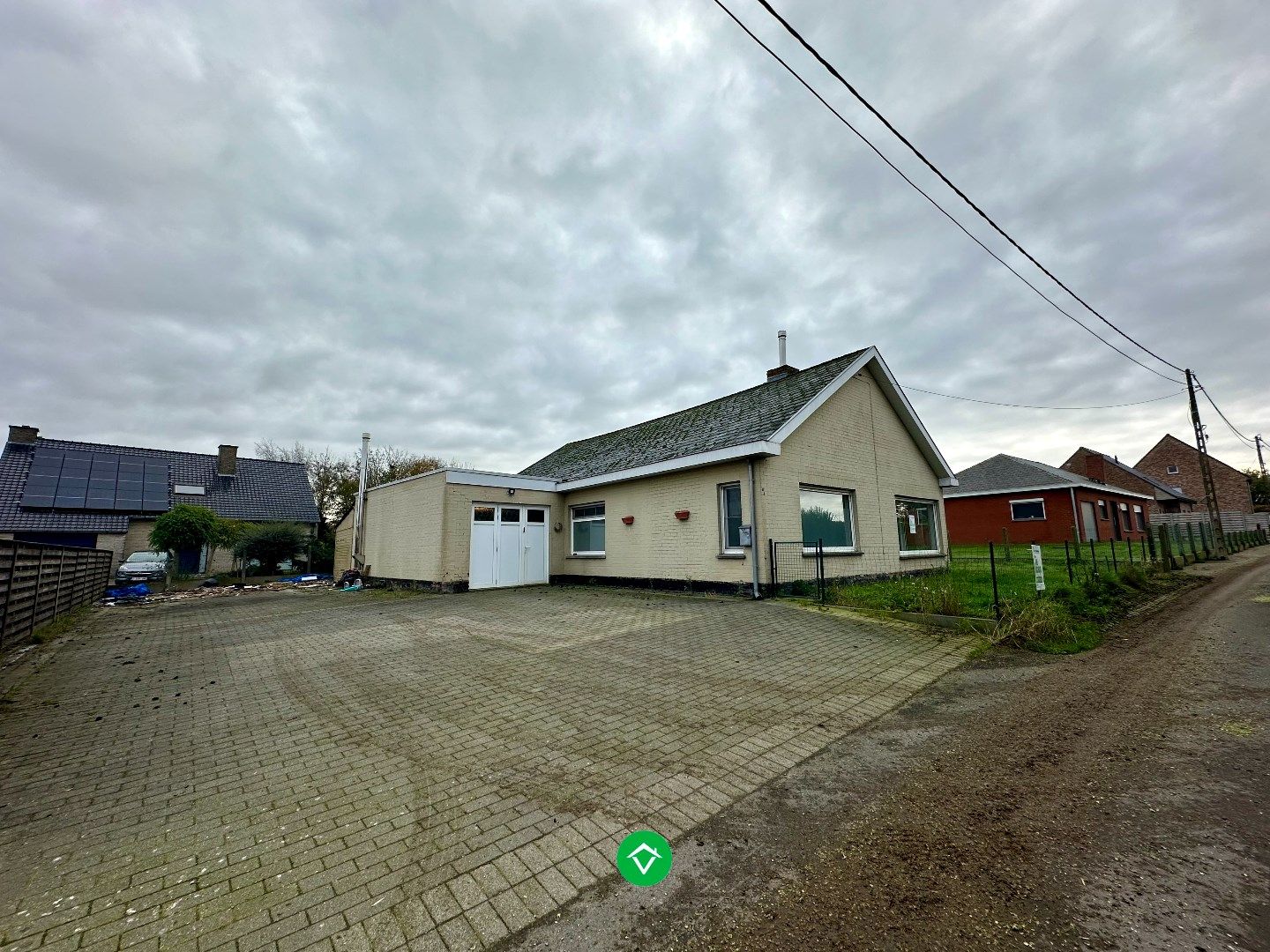 Alleenstaande woning aan een rustige weg te Ichtegem foto 20