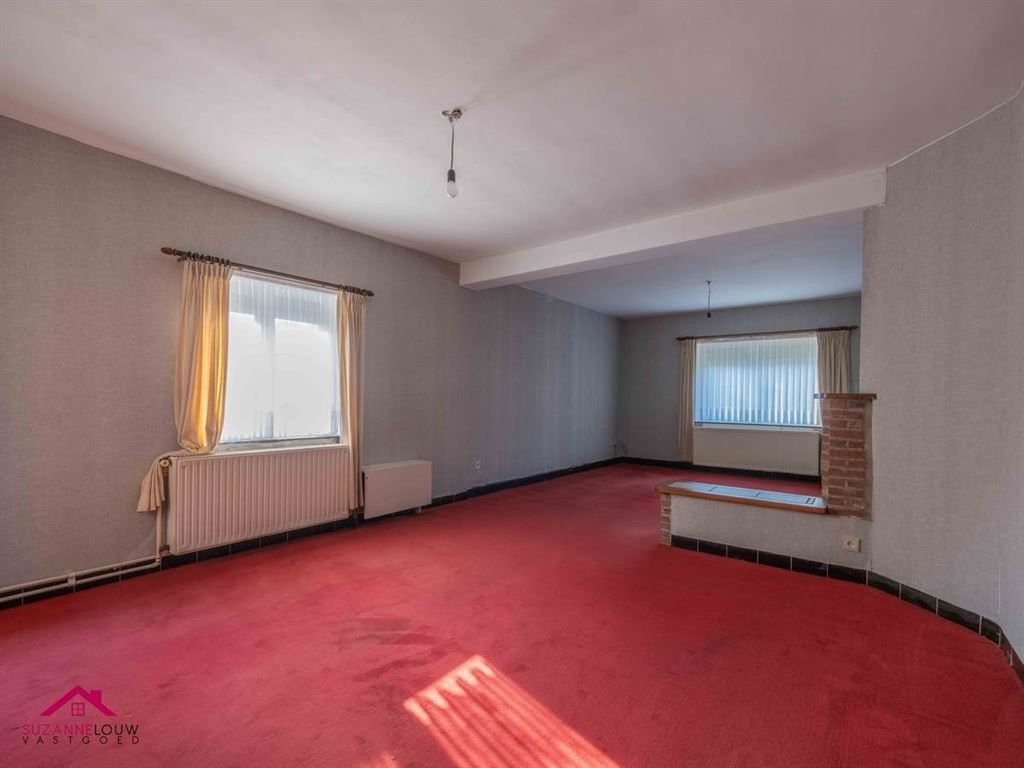 Te renoveren, vrijstaande woning op ruim perceel foto 19