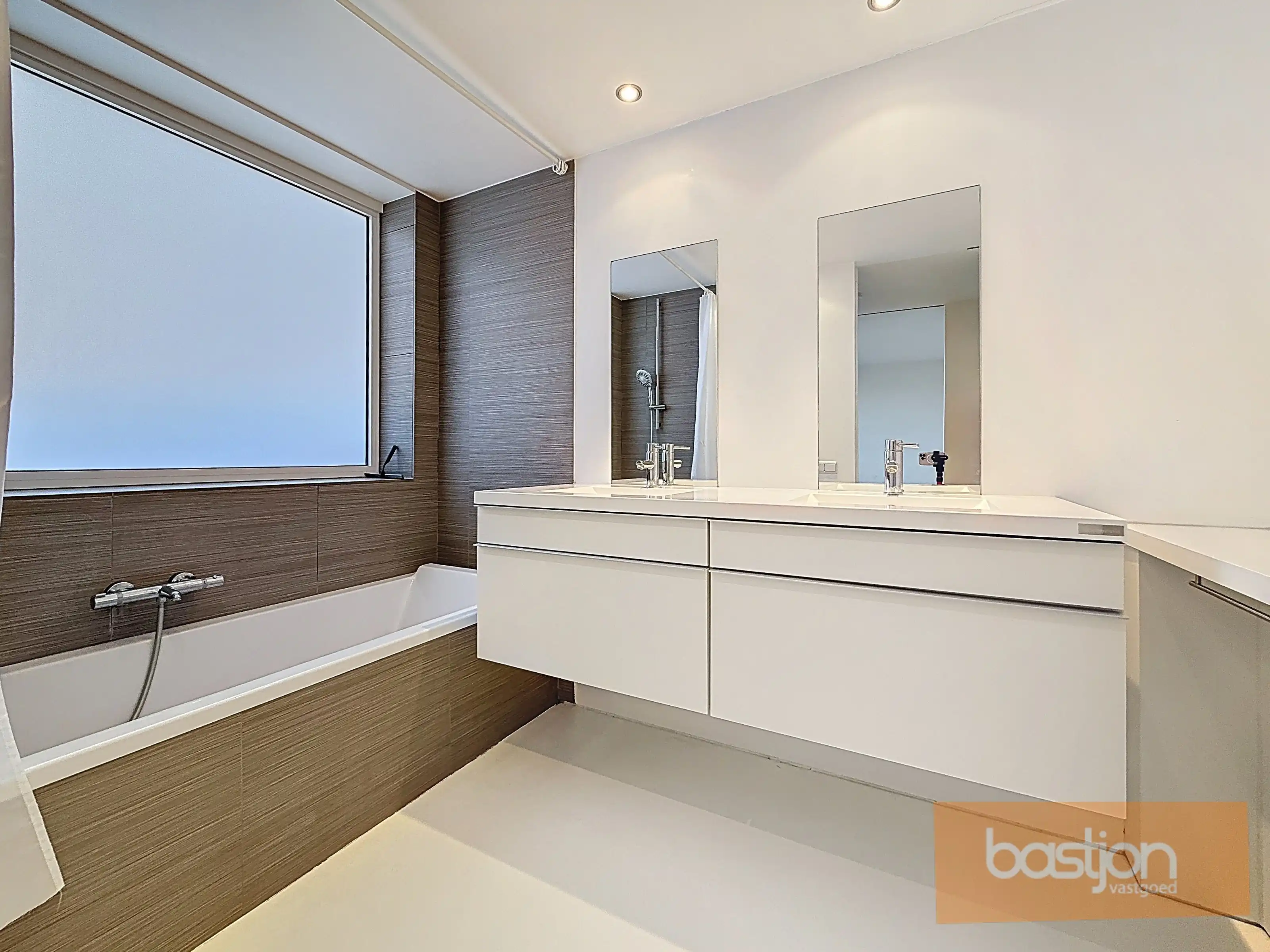 Instapklare, gelijkvloerse woning te koop in rustige buurt van Marke foto 4