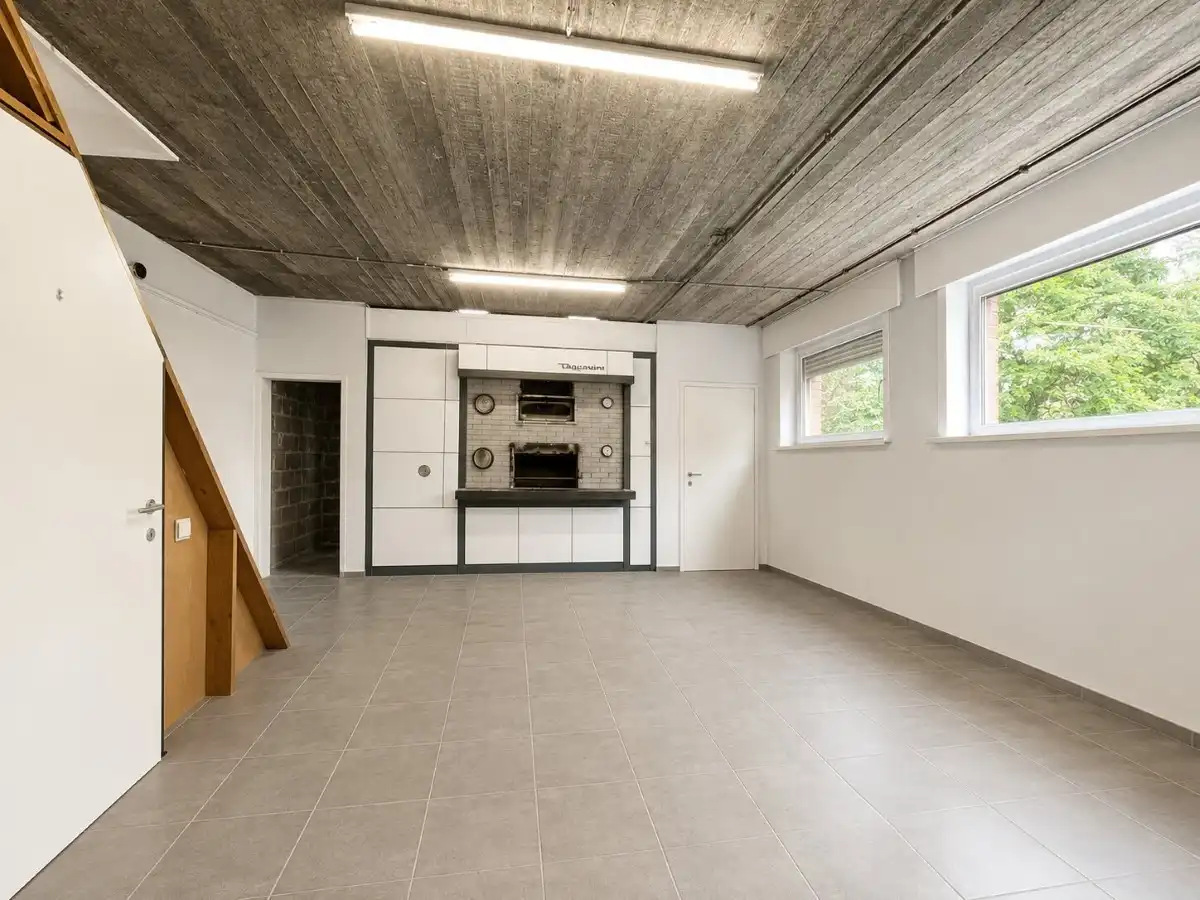 Roeselare - Ruime gezinswoning met garage op een perceel van 1.290 m² foto 14
