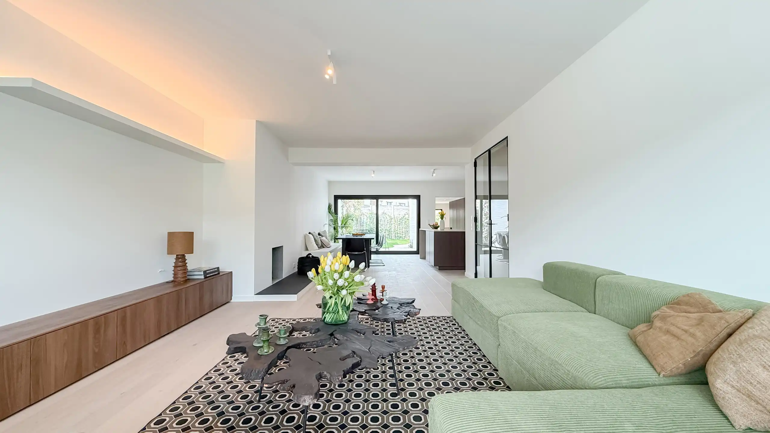Gerenoveerde woning met zonnige tuin nabij de Graaf Jansdijk foto 11