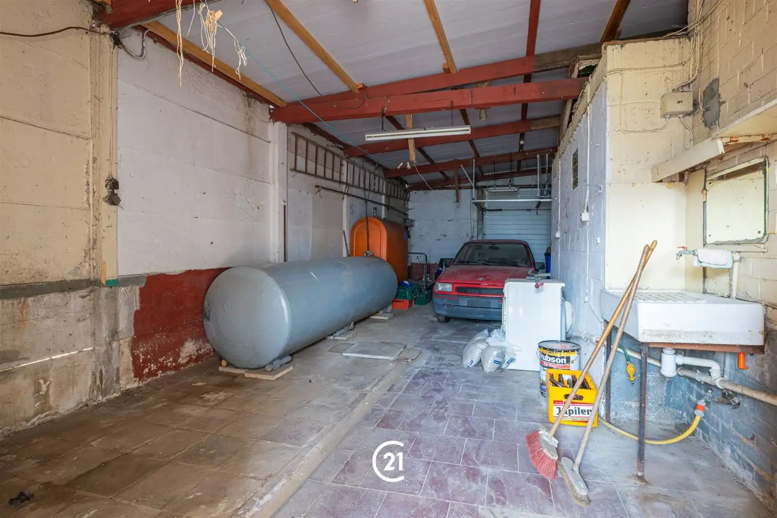  Halfopen woning met garage, tuin en veel potentieel! foto 21