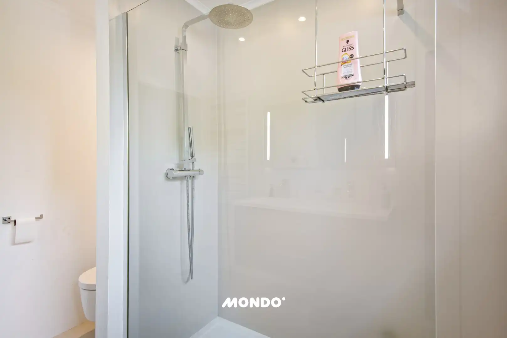 Gerenoveerde laagbouw woning! foto 16