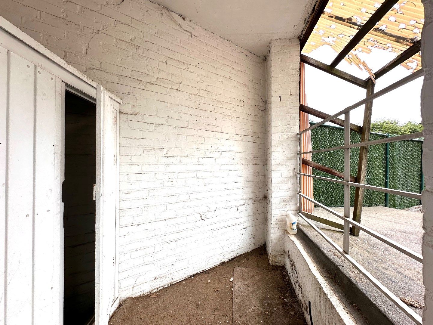 Te renoveren appartement met 2 slaapkamers en terras nabij het centrum van Tongeren foto 11