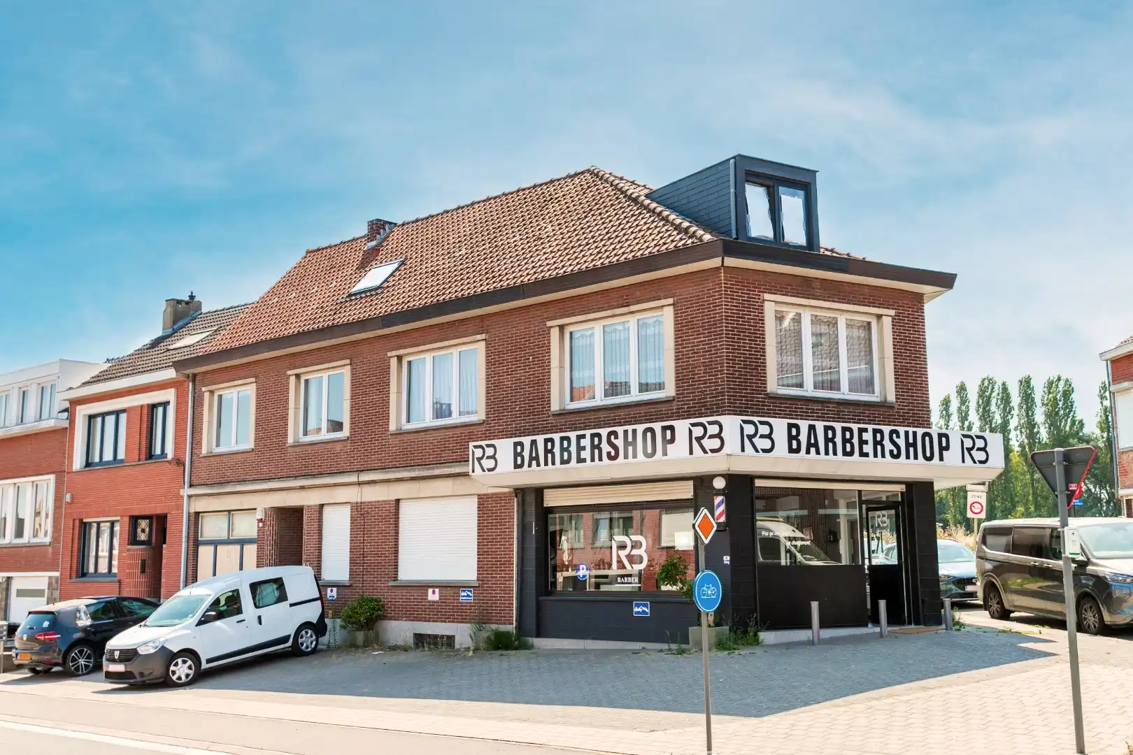 Instapklaar appartement met 3 slpk te Dilbeek foto {{pictureIndex}}