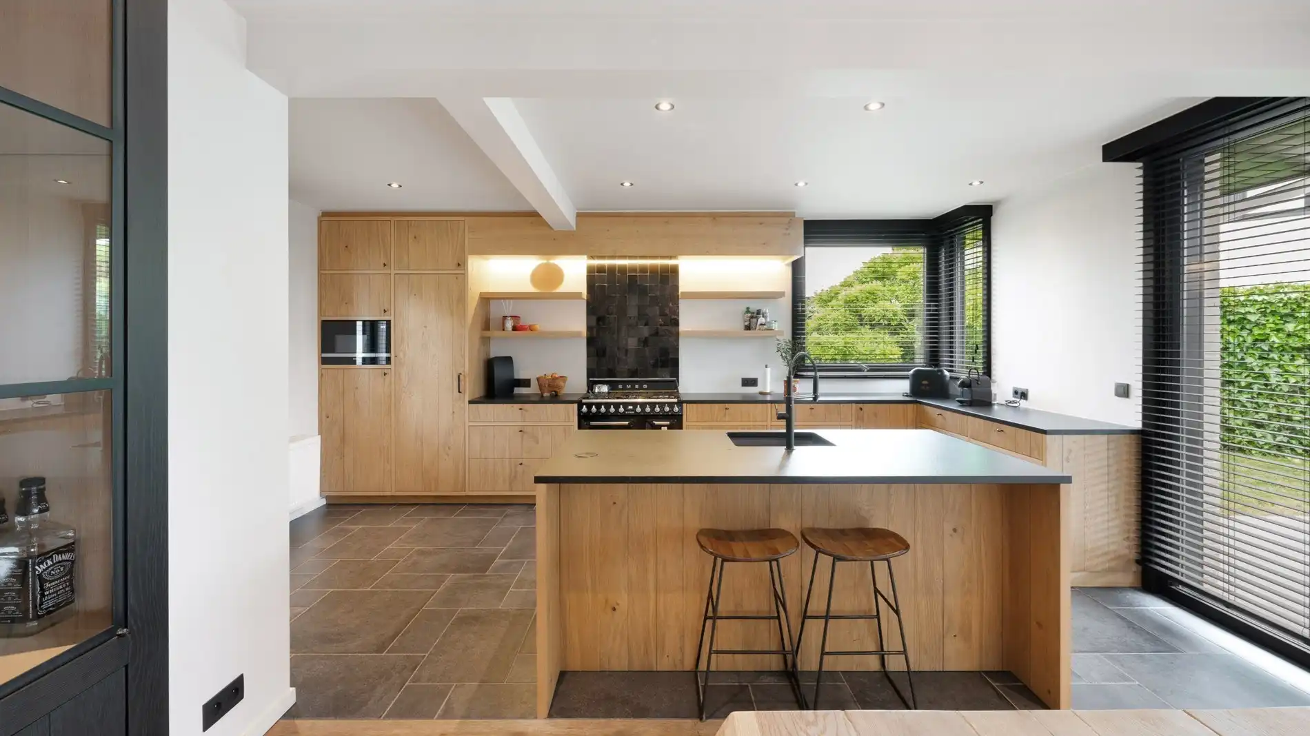 Residentieel gelegen alleenstaande villa te Knokke foto 4