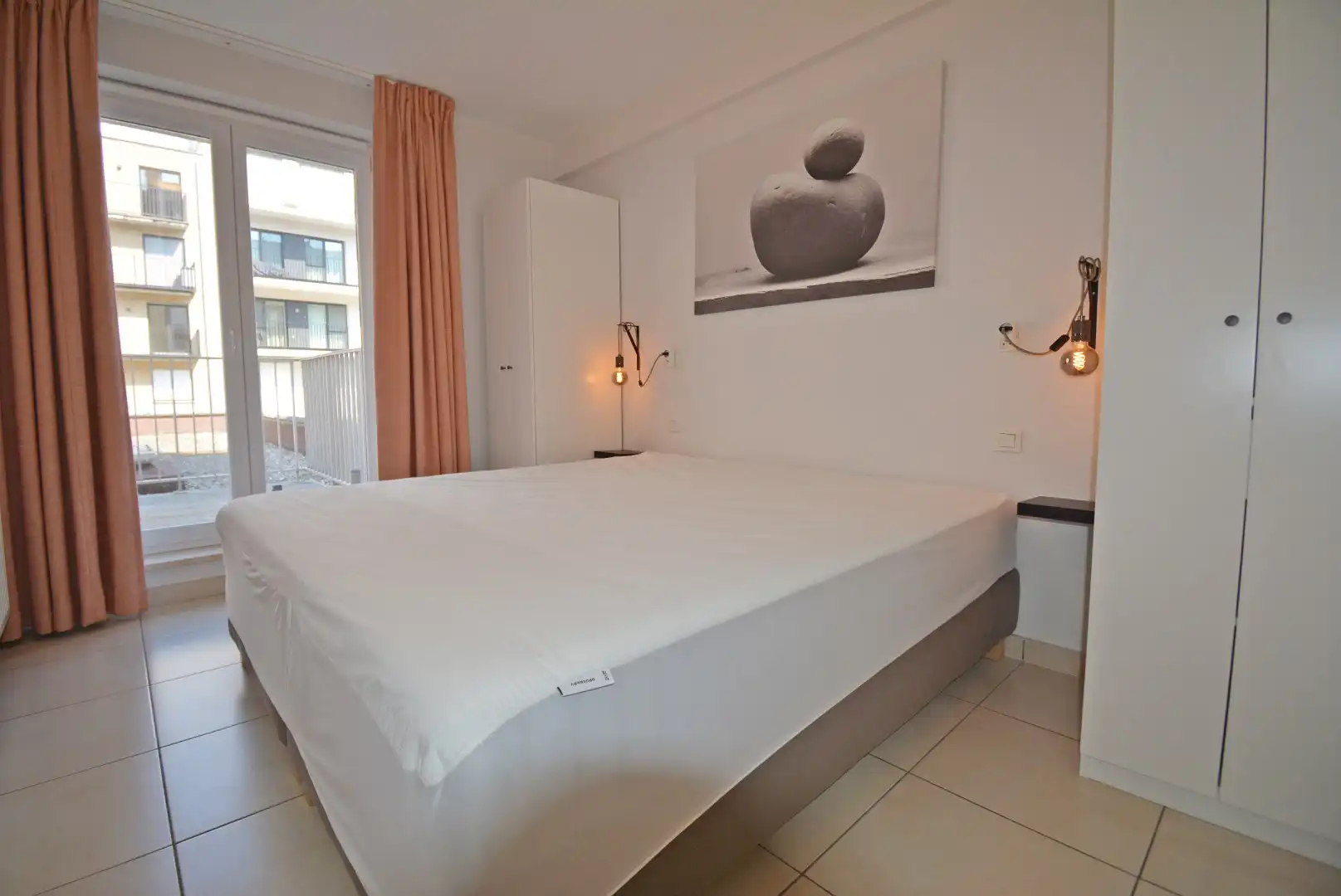 Ruim en lichtrijk appartement met 2 slaapkamers vlakbij het Rubensplein. foto 12