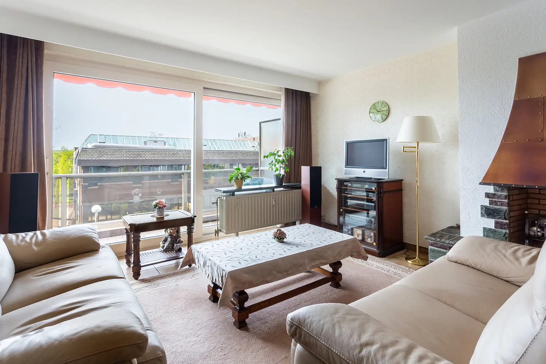 SALES & RENT back. Ruim 3 slpk appartement met terras en P foto 2