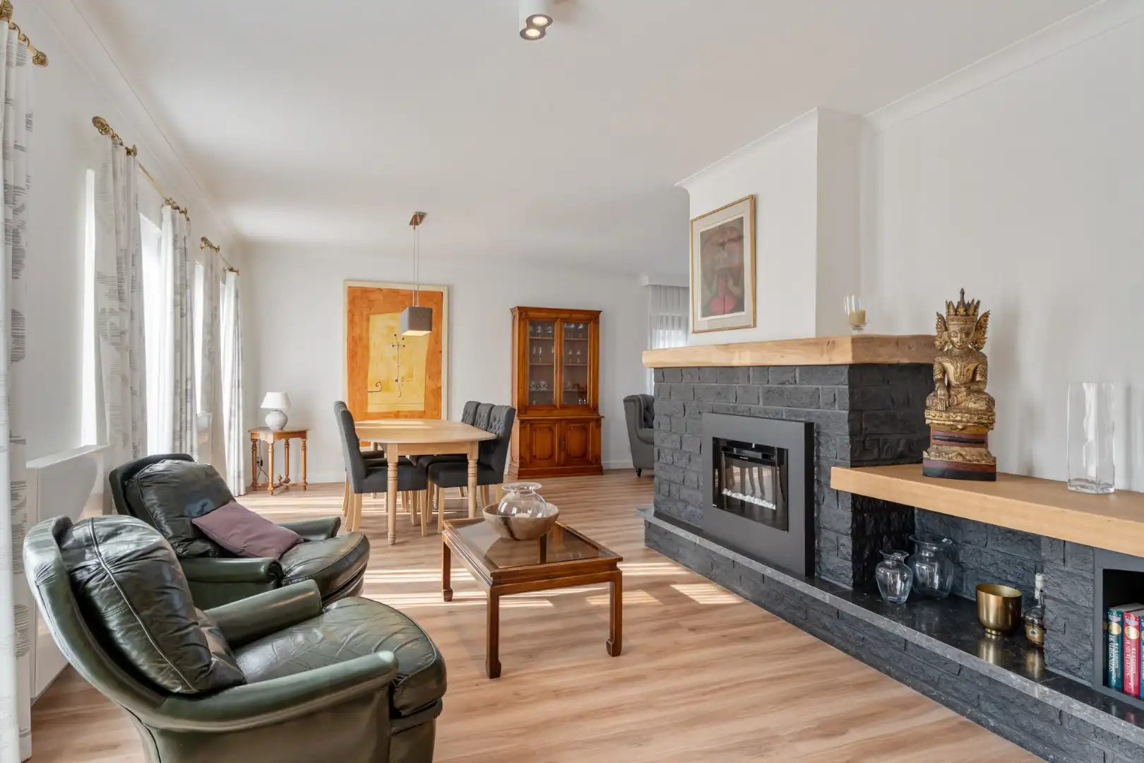 Zeer goed onderhouden gelijkvloerse gezinswoning op een riant perceel van 19a75ca op een rustige locatie te Schalkhoven, een deelgemeente van Hoeselt.  foto 14