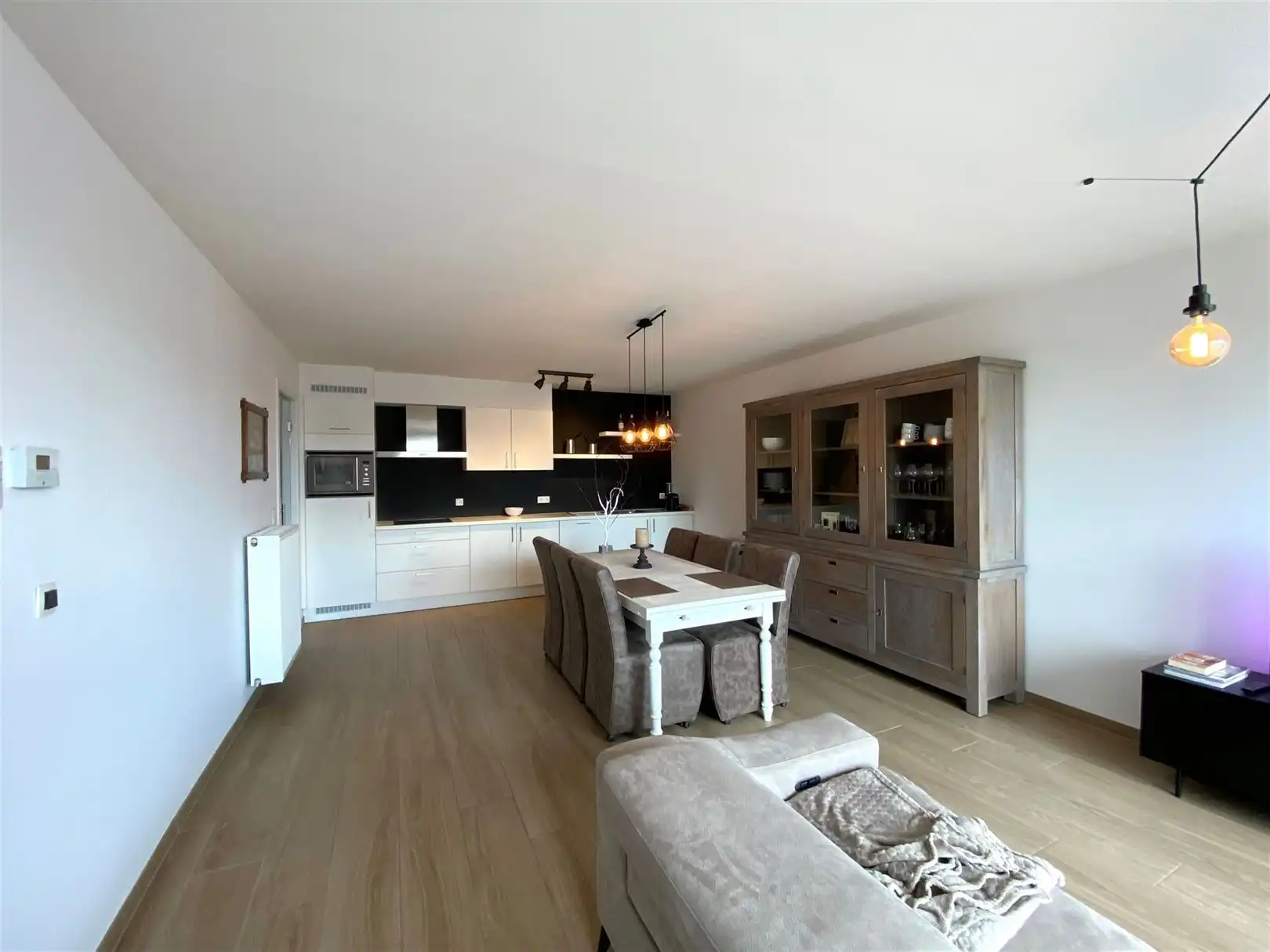 TE HUUR energiezuinig appartement met 2 slaapkamers. foto 2