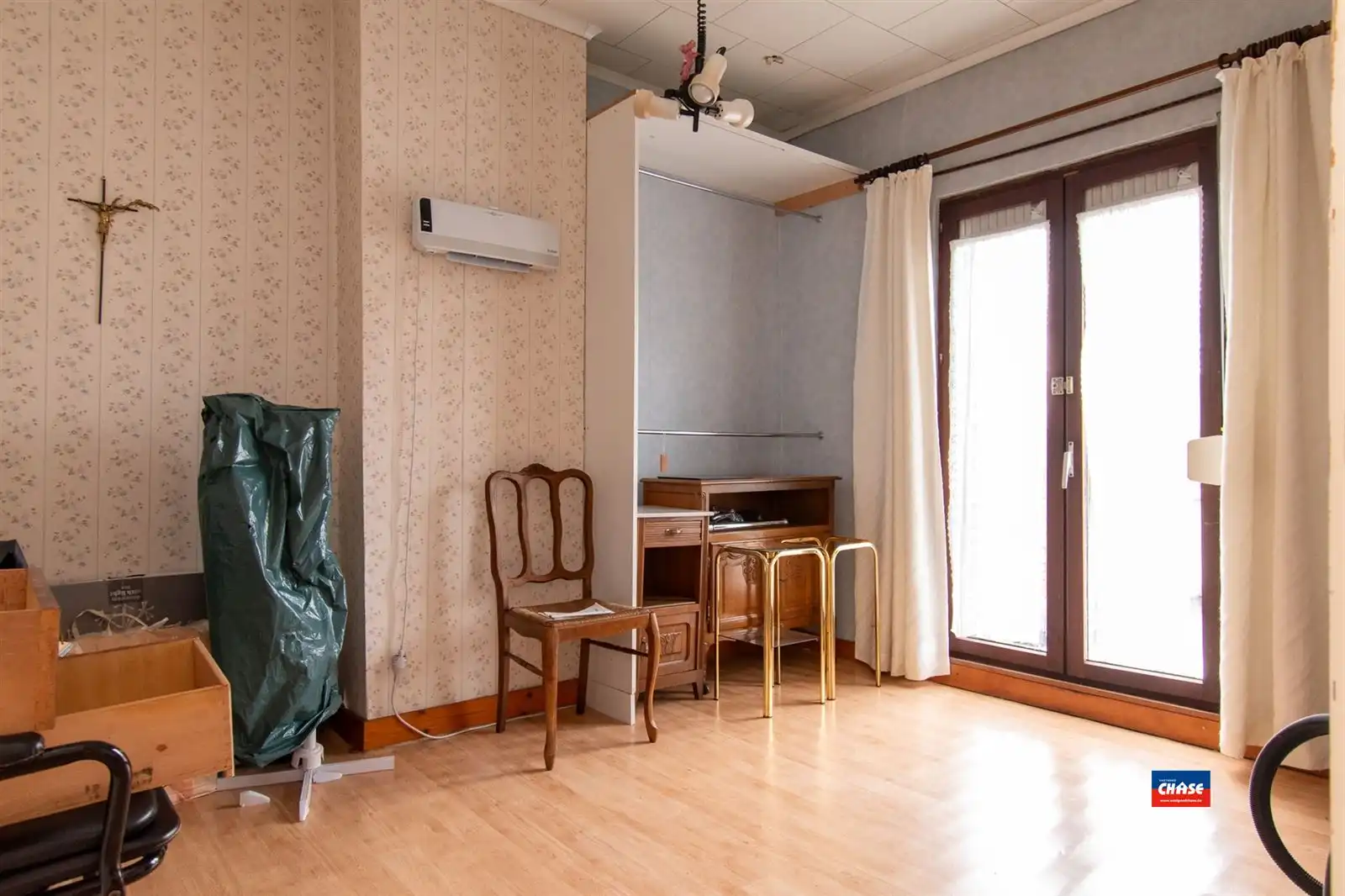 Op te frissen rijwoning met 4 slaapkamers op een rustige locatie foto 14