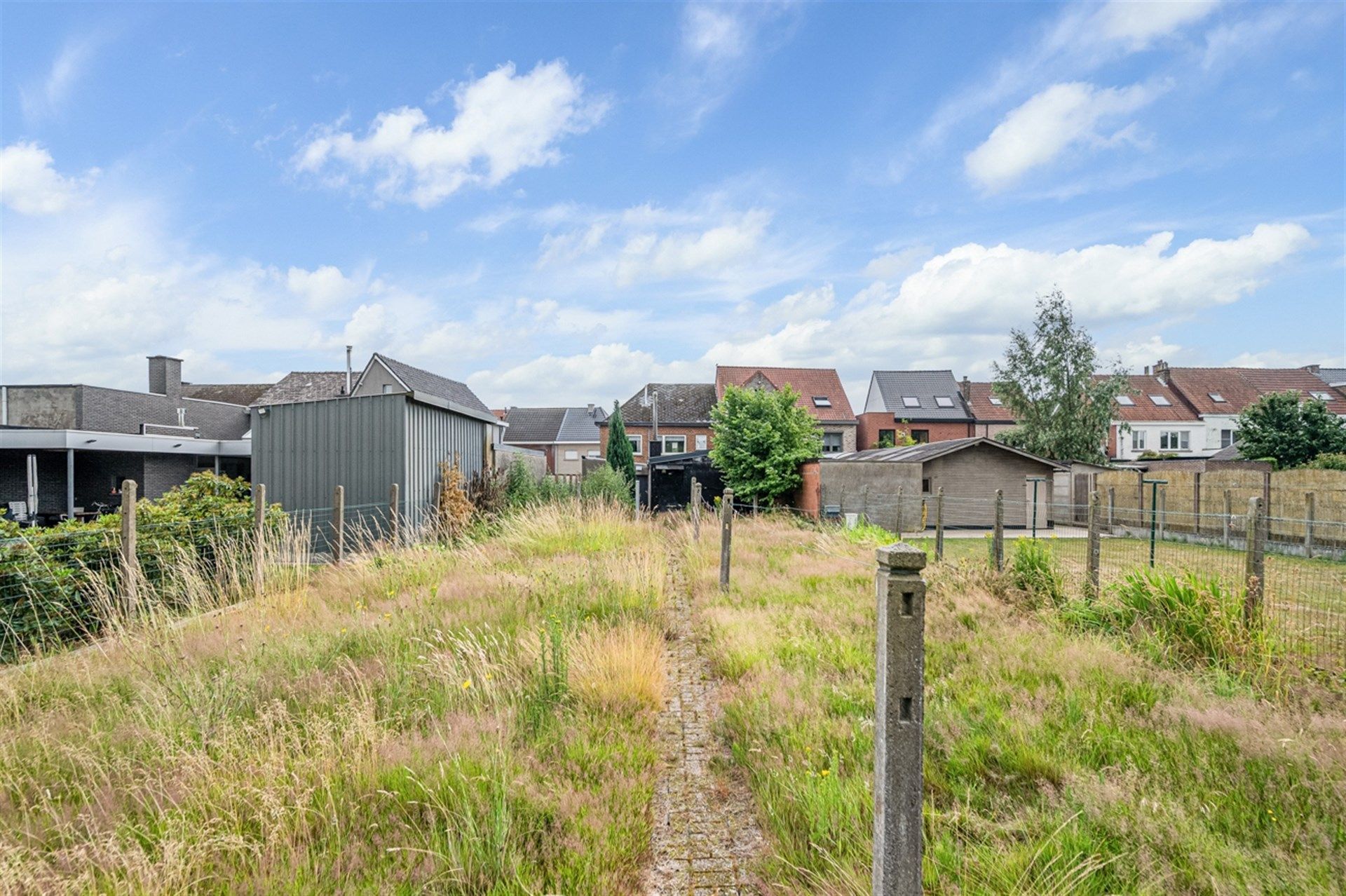 Goed onderhouden gezinswoning met 4 mogelijke slaapkamers op een perceel van 921m² foto 22