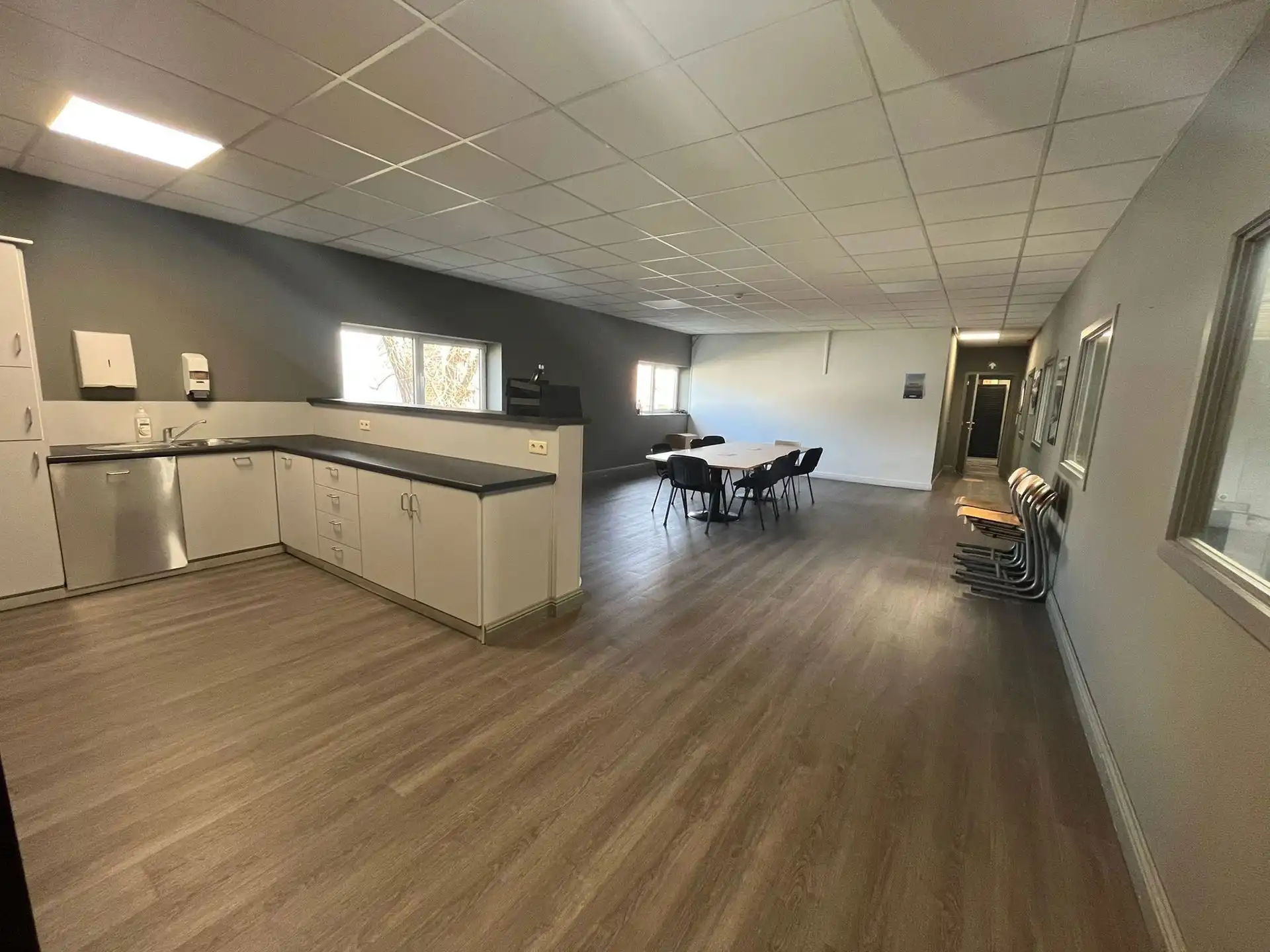 Polyvalent bedrijfsgebouw  van 1.550m² te Schelle foto 10