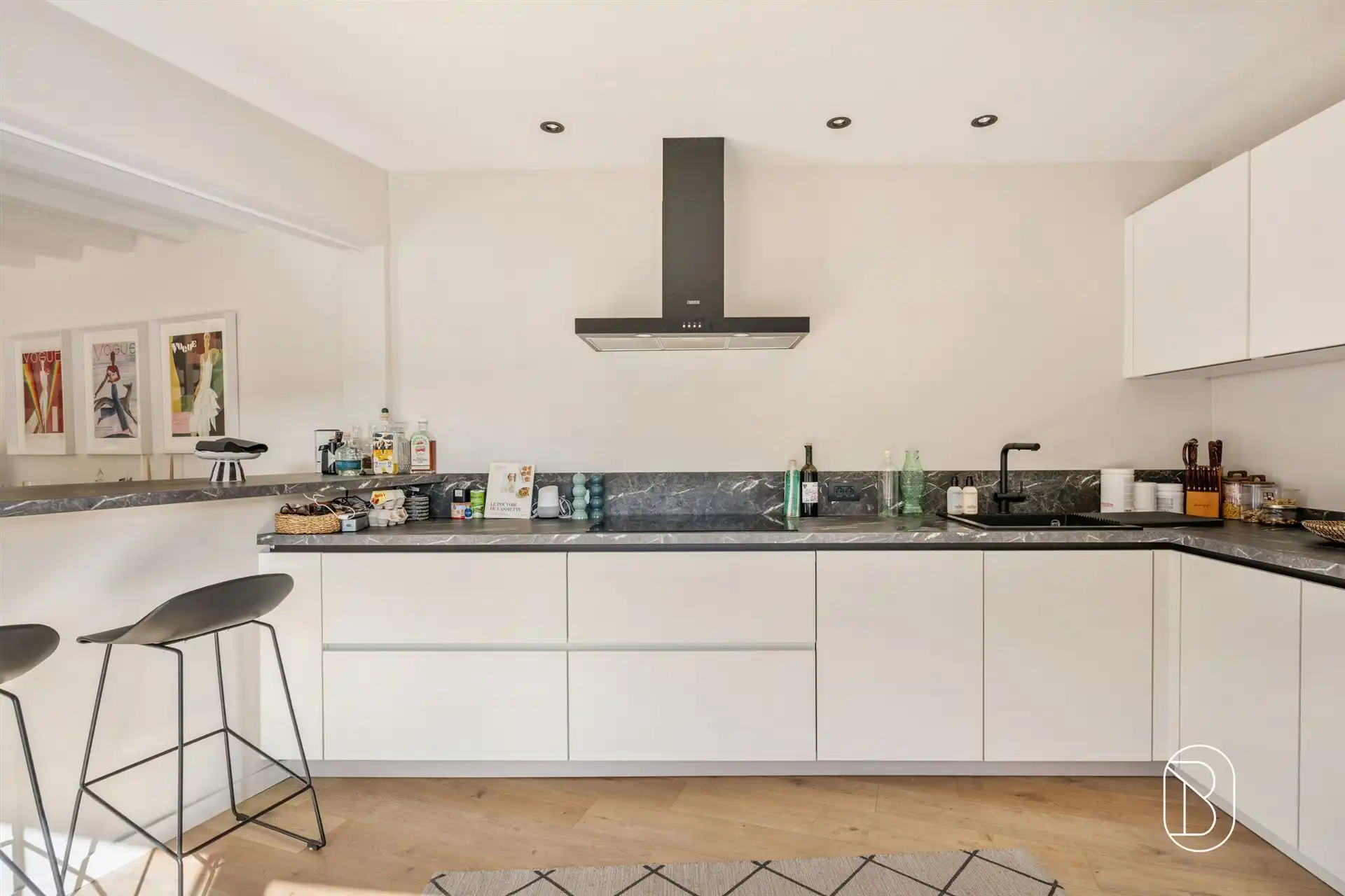 Verrassend ruime burgerwoning met 3 slk, tuin en garage foto 8