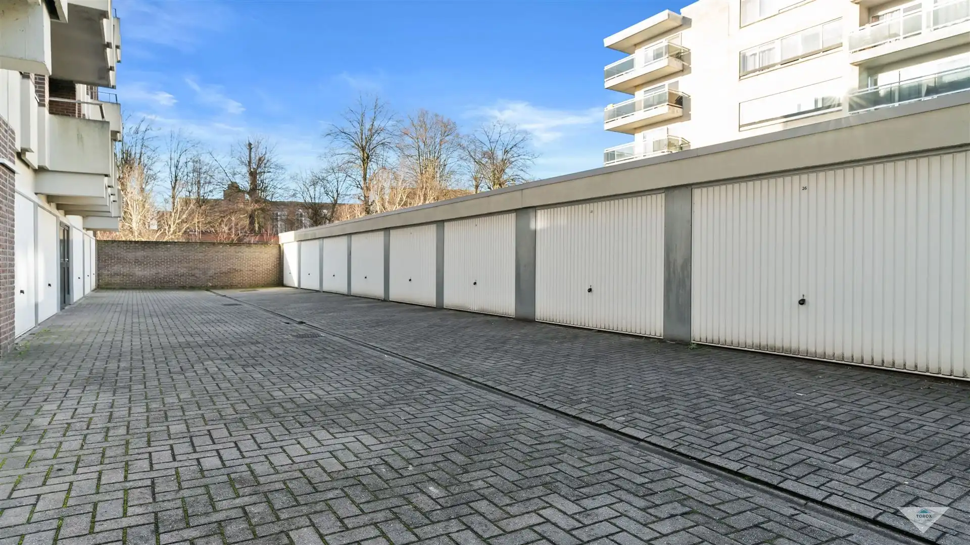 Lichtrijk appartement met garagebox foto 12