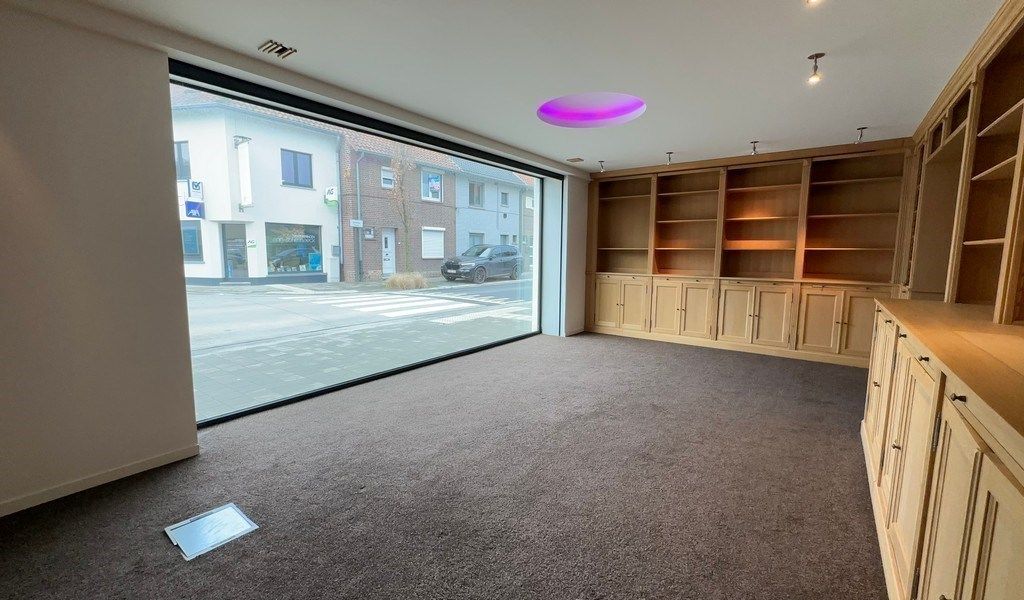 Handelspand met ruime garage te koop in Melle foto 2