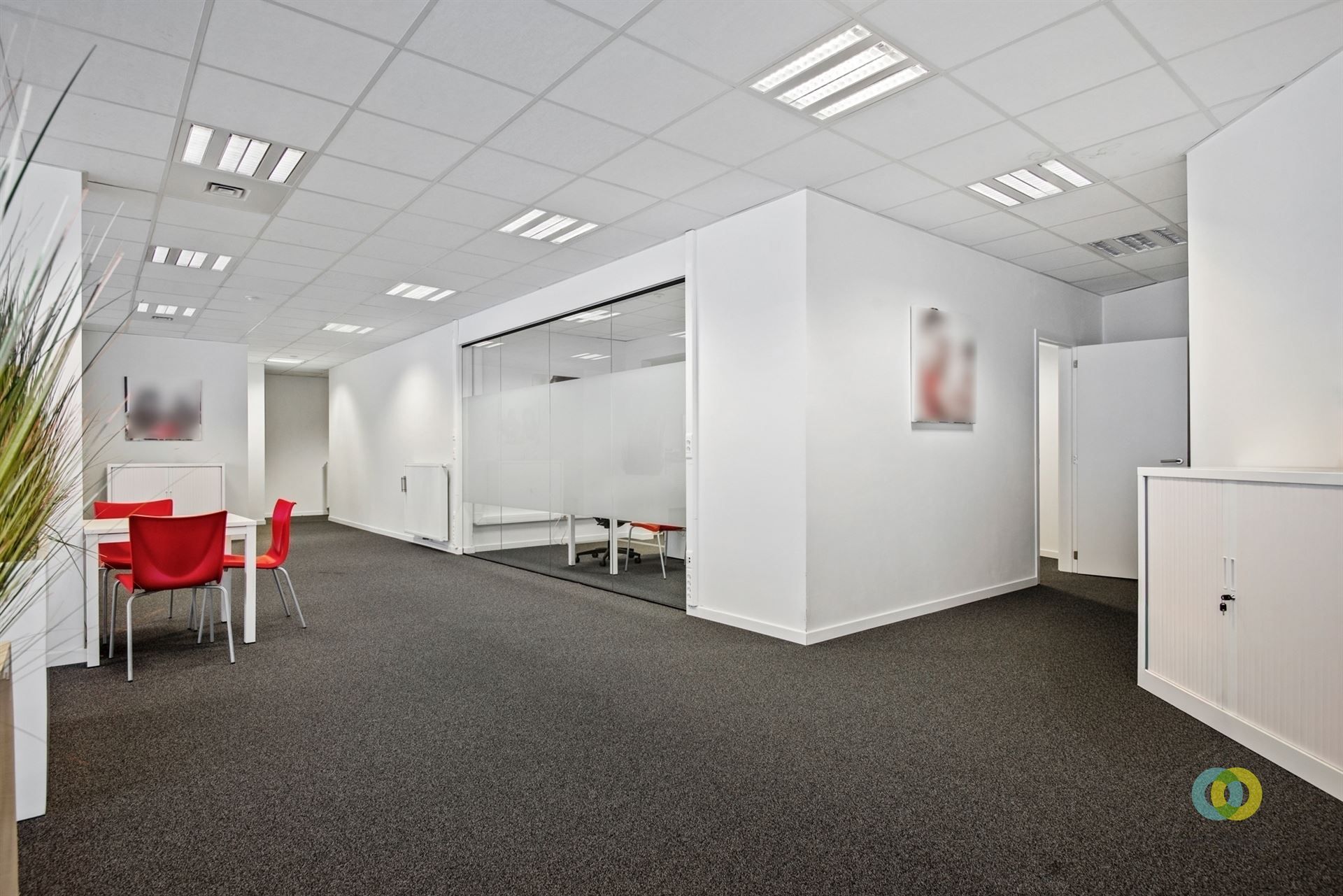 Instapklaar kantoor of commercieel gelijkvloers op uistekende locatie foto 10