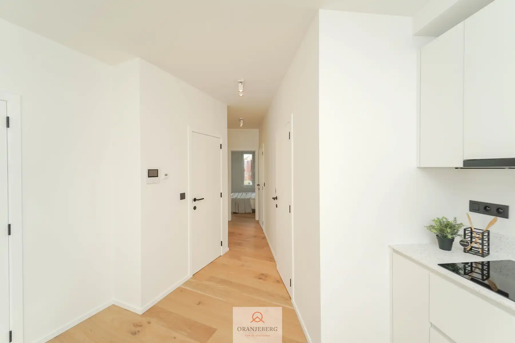 Gerenoveerd, energiezuinig 2 slpk appartement met terras! foto 14