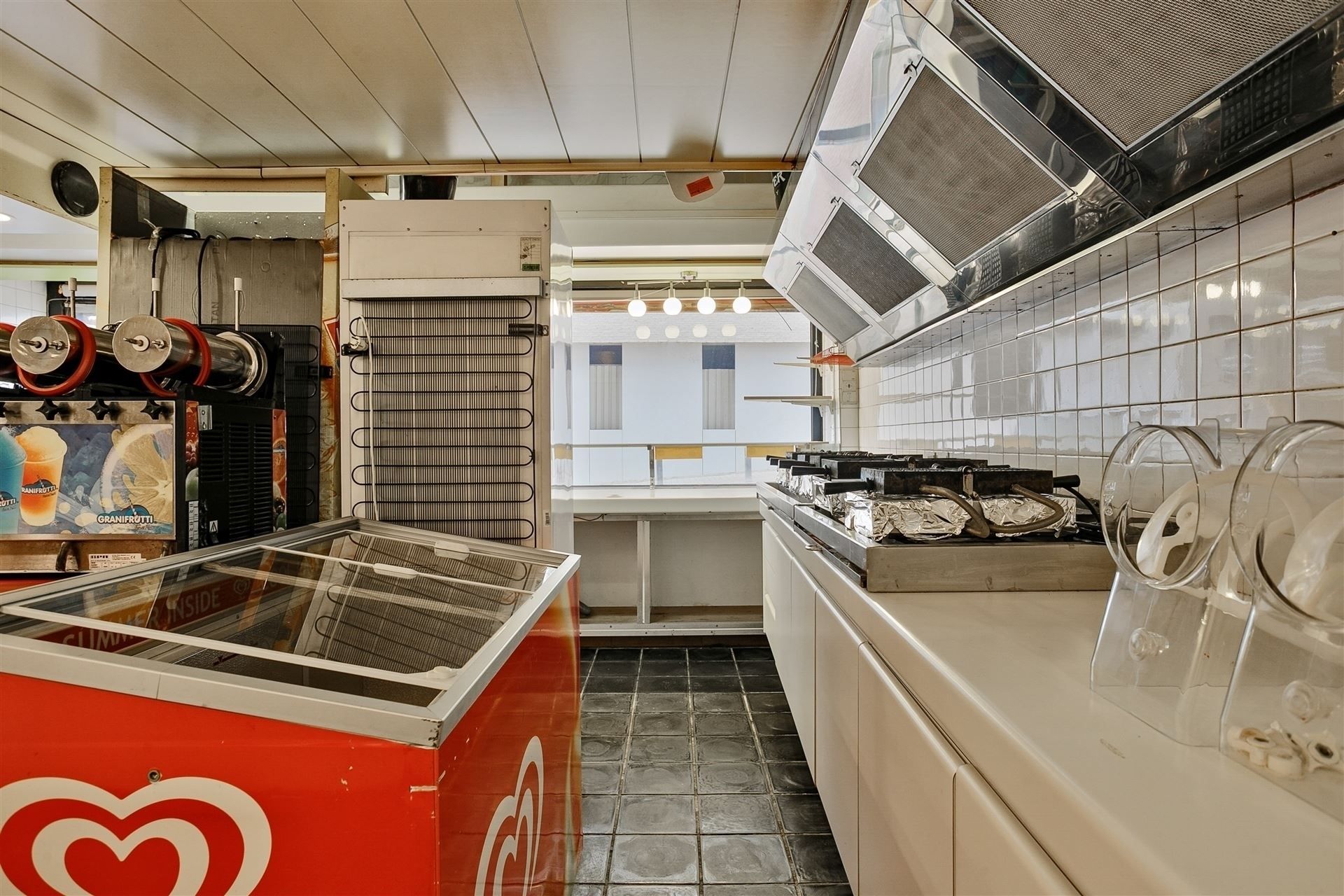 TOPLOCATIE / VLAK AAN ZEEDIJK foto 7
